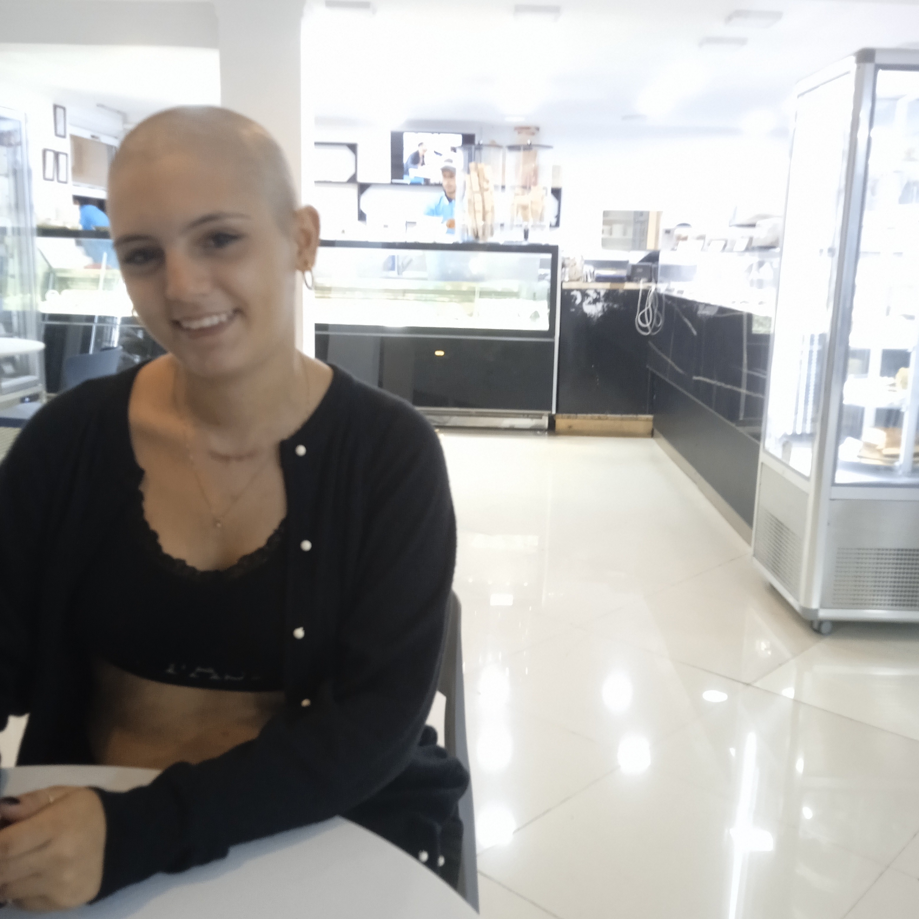 Dona para ayudar a una joven con cancer campaign photo, 2 of 4