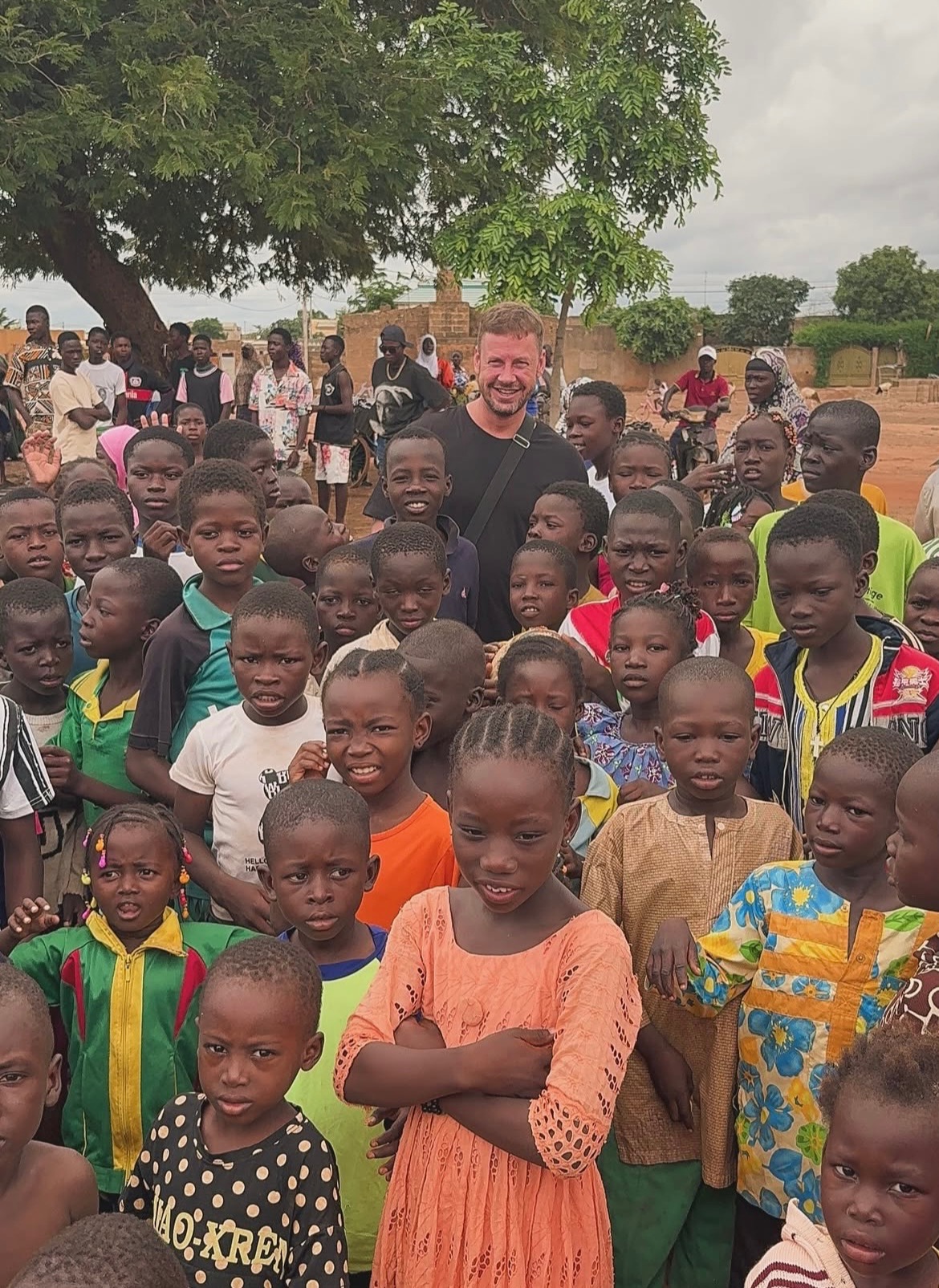 Ich fliege immer wieder nach Afrika campaign photo, 7 of 8