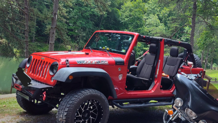 Lost my job need help paying off my jeep so I don't lose it! photo