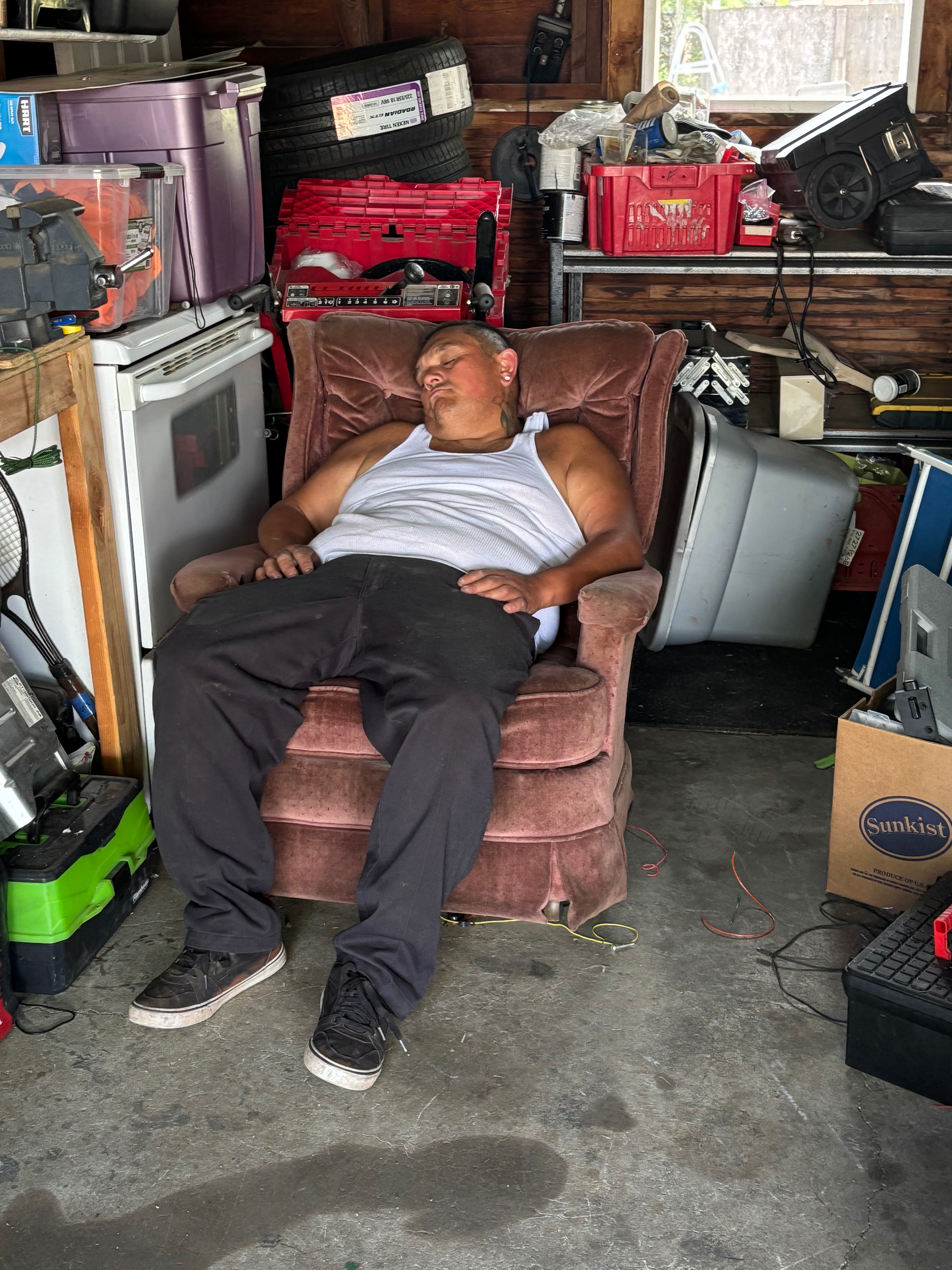 Help Luis and Karen through these tough times campaign photo, 5 of 7