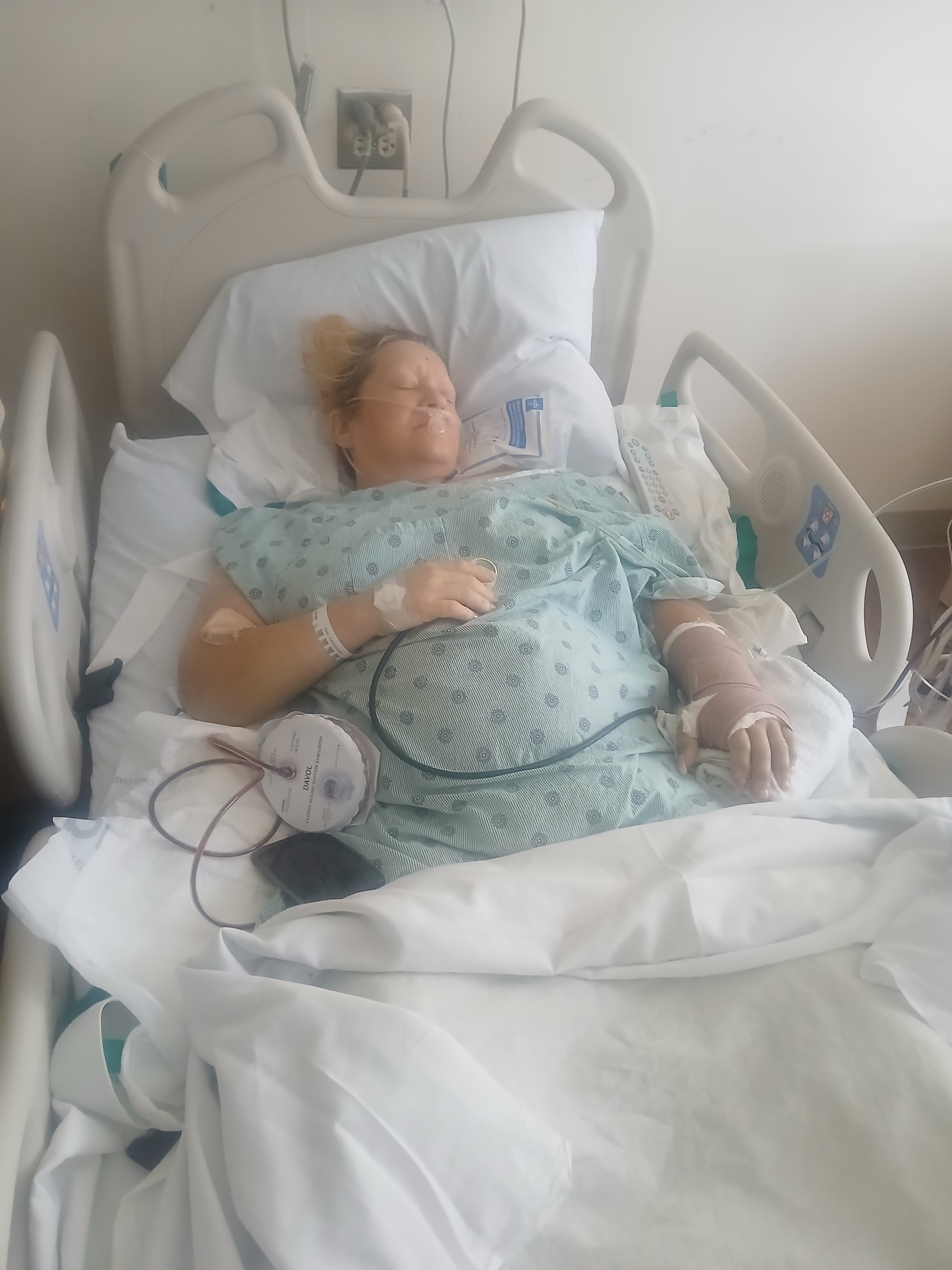 Aid Tonia Lightfoot's Medical Journey campaign photo, 2 of 4