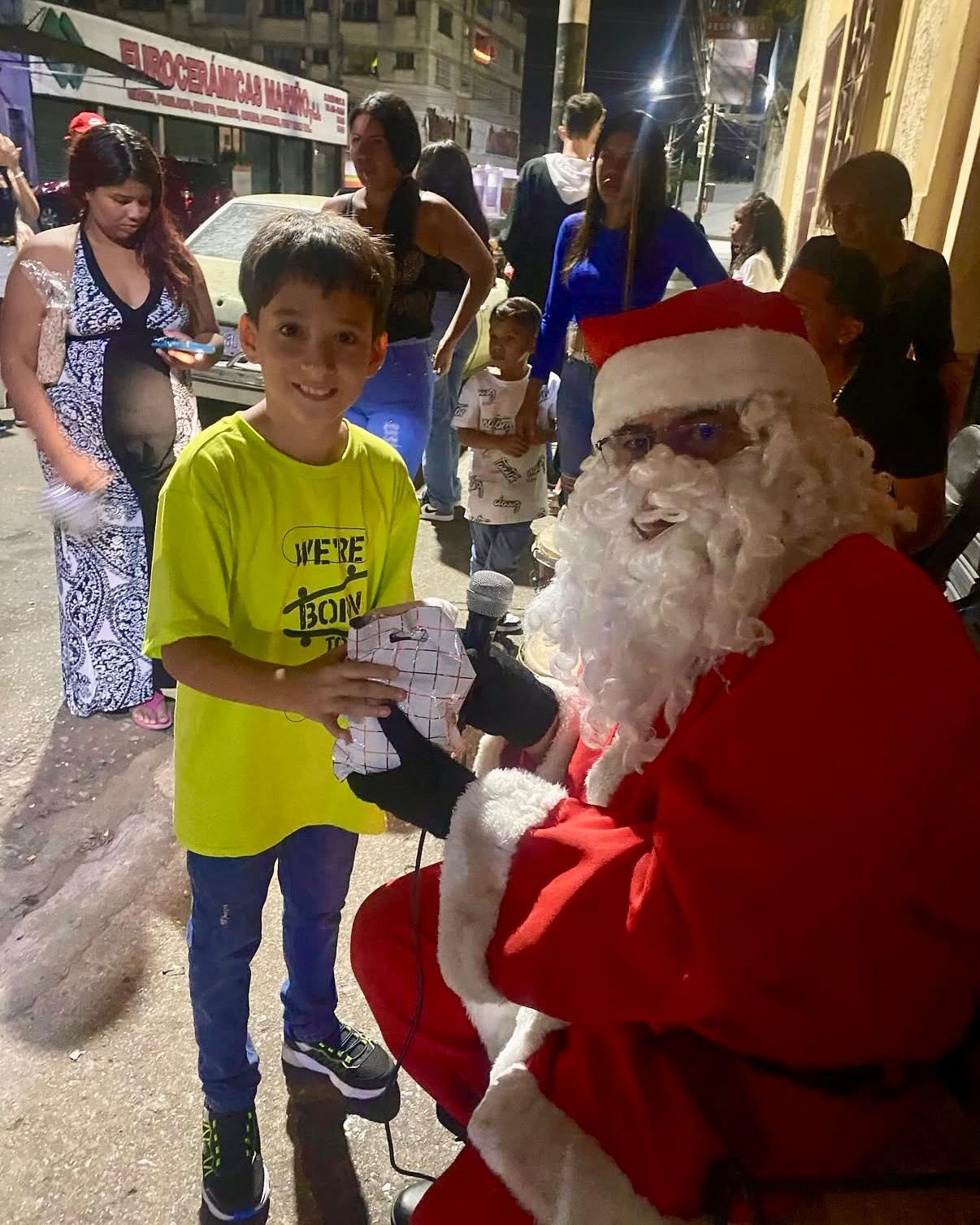 Unidos por la Navidad de los niños de Maracay, Venezuela campaign photo, 5 of 8