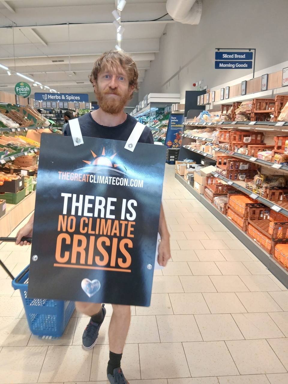 Get our climate con messaging on billboards across the UK campaign photo, 2 of 6