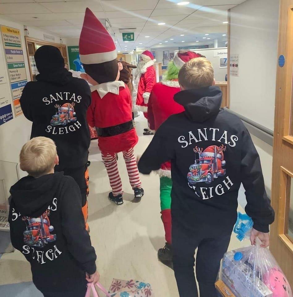 ✨ Santa’s Sleigh Needs u This Christmas campaign photo, 2 of 6