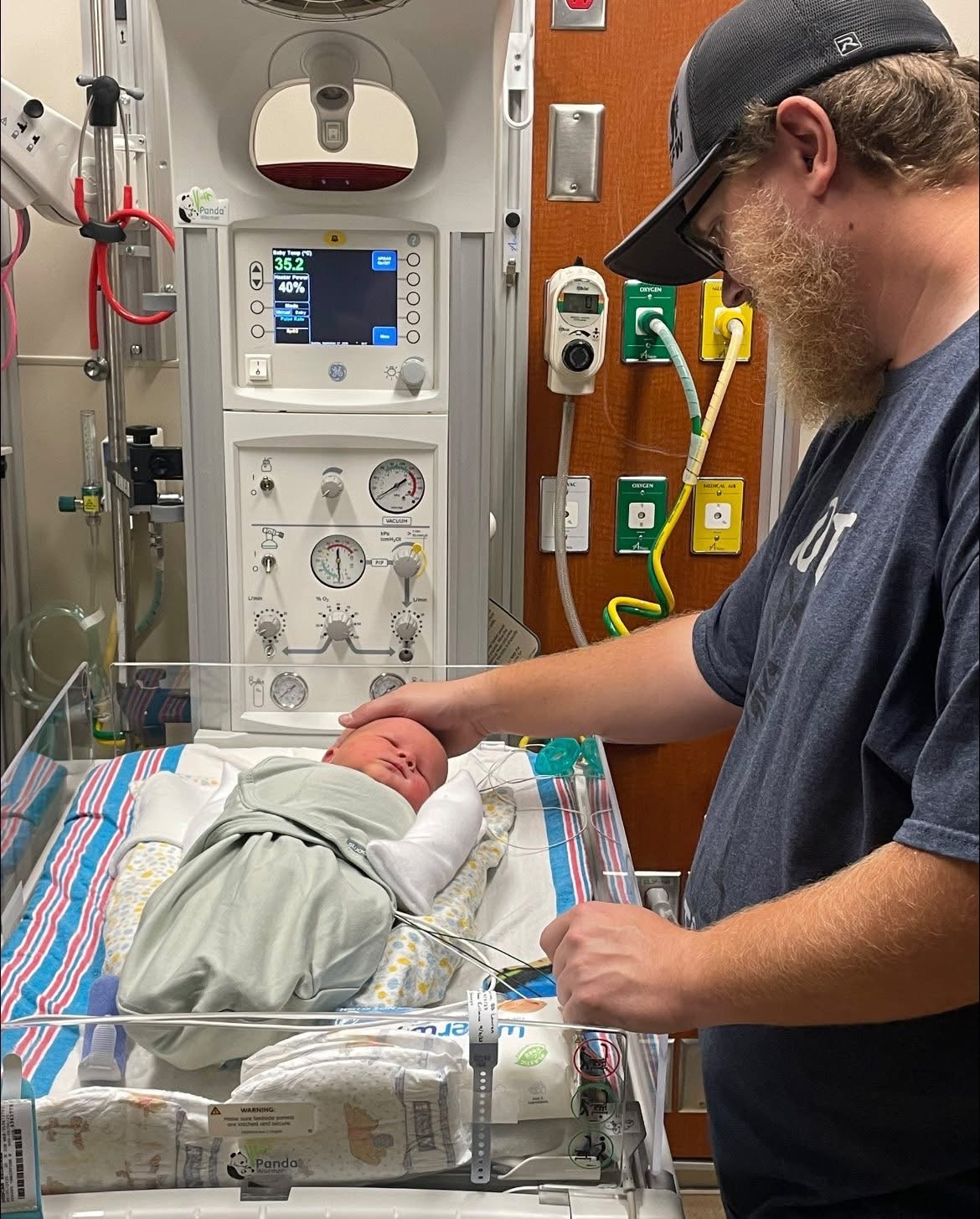 Help baby Daelan in the NICU campaign photo, 5 of 8