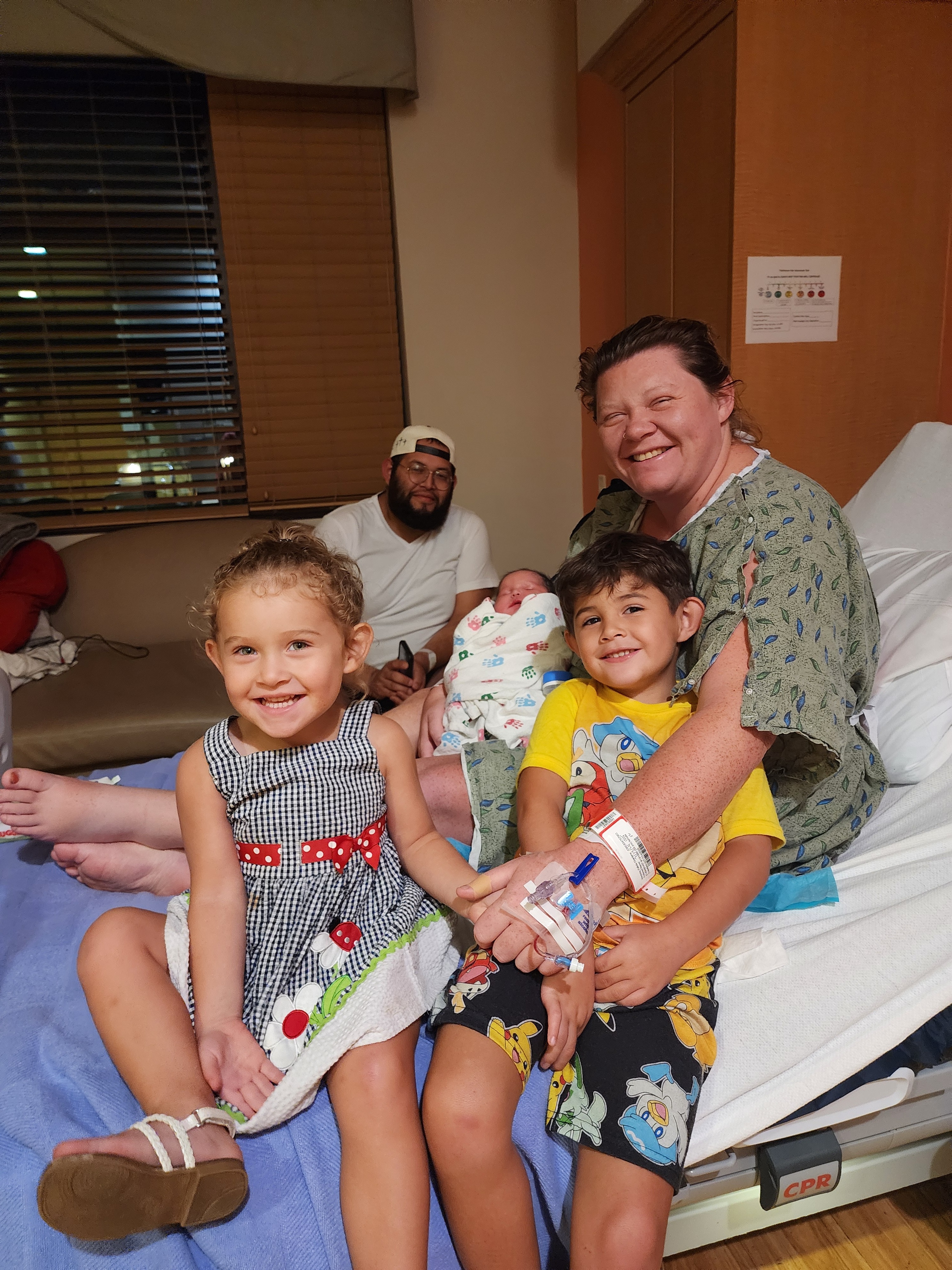 Help Mia's Family Overcome Hardship campaign photo, 2 of 8
