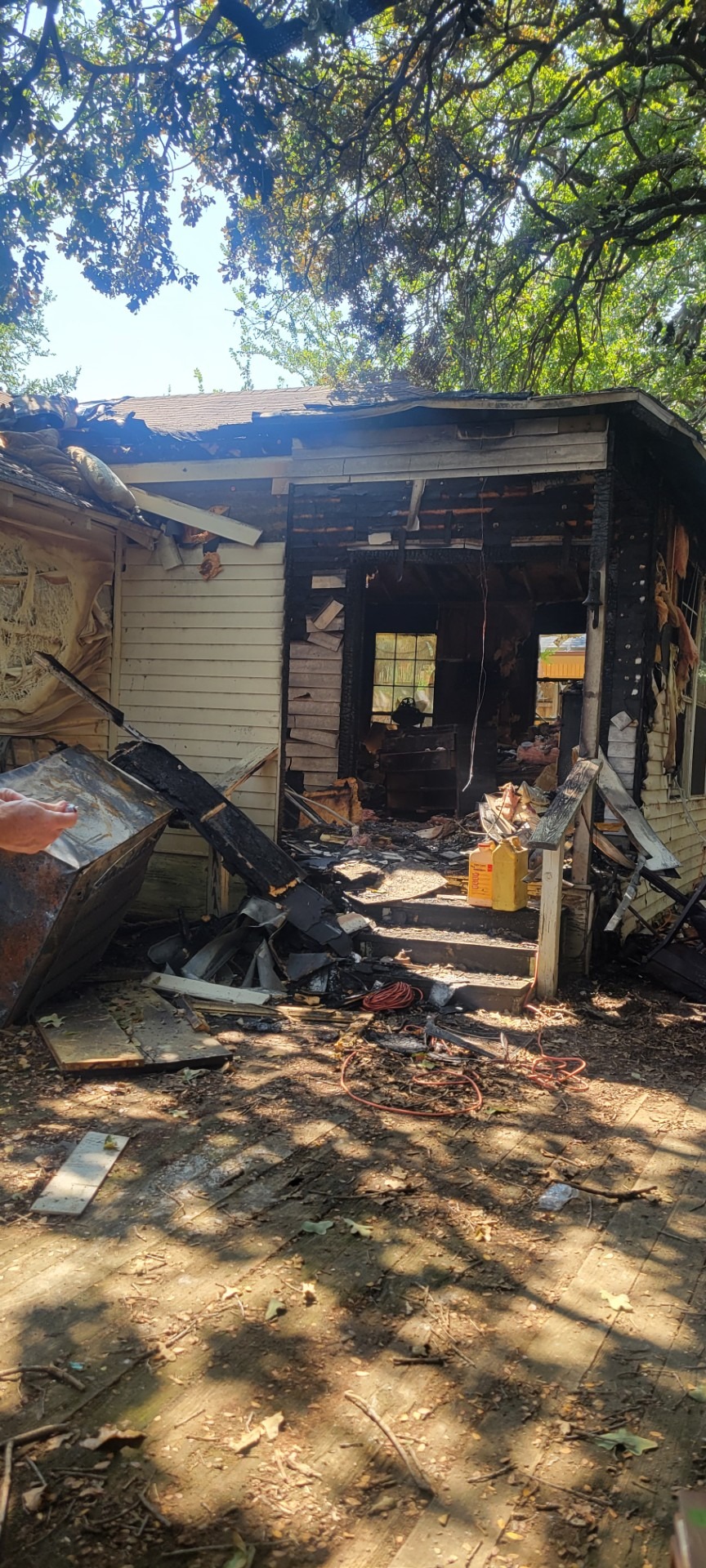 Cindy, Ronnie, Christi house fire campaign photo, 6 of 8