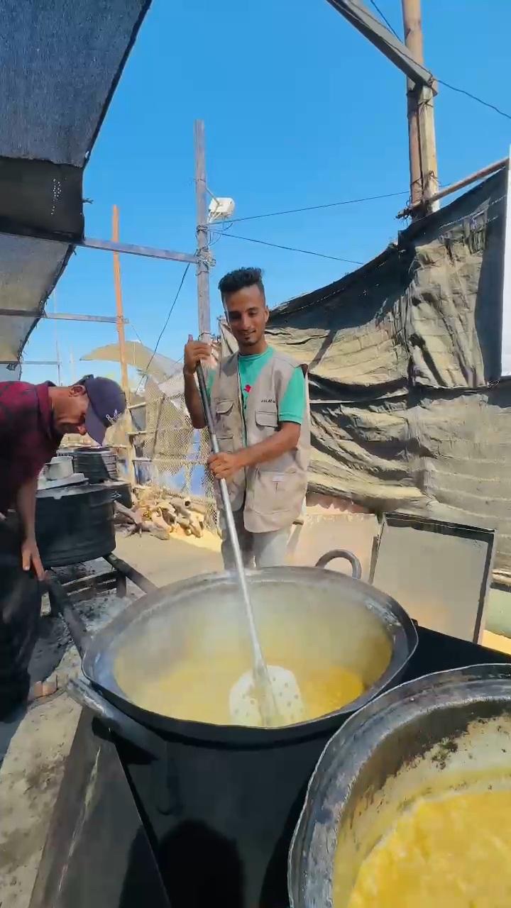 Help Baraa help his community. campaign photo, 2 of 6