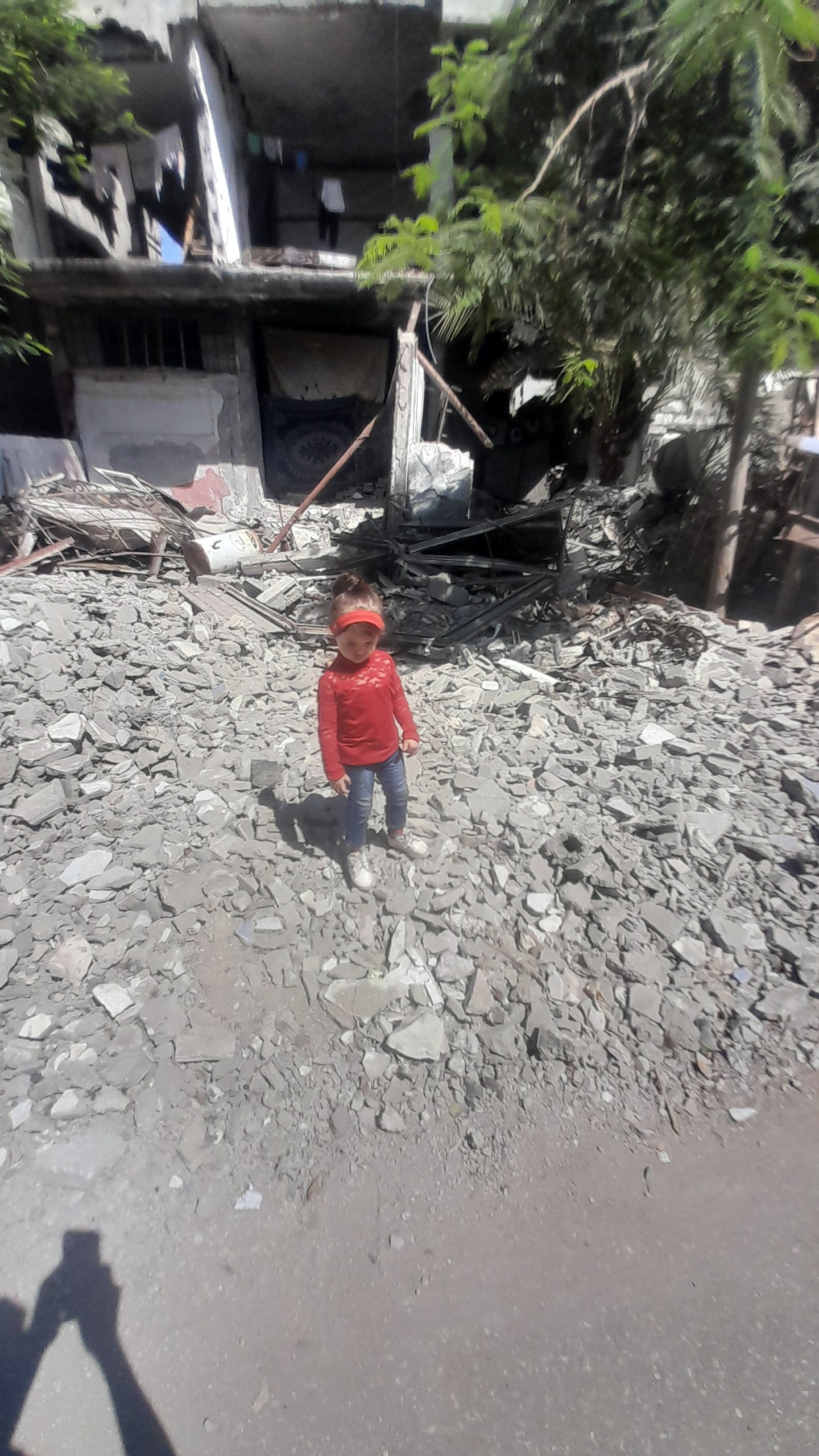 Helping my family to buy medicine, food and tents is a favor campaign photo, 4 of 5