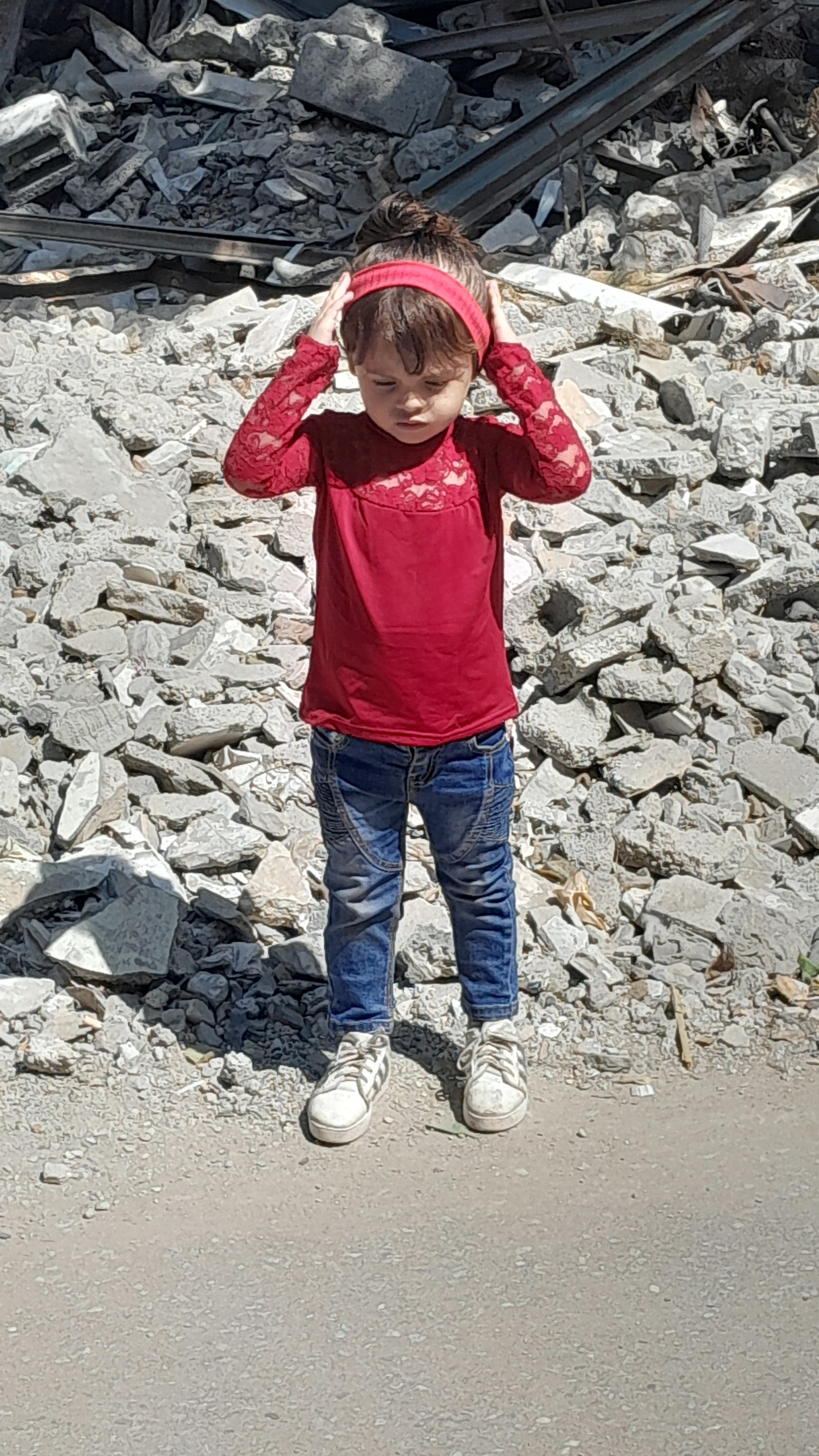 Helping my family to buy medicine, food and tents is a favor campaign photo, 2 of 5