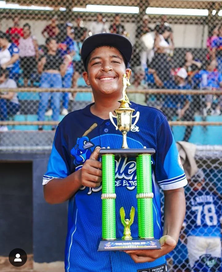 ¡Salvemos la cadera de Caleb! De vuelta al Béisbol campaign photo, 7 of 8
