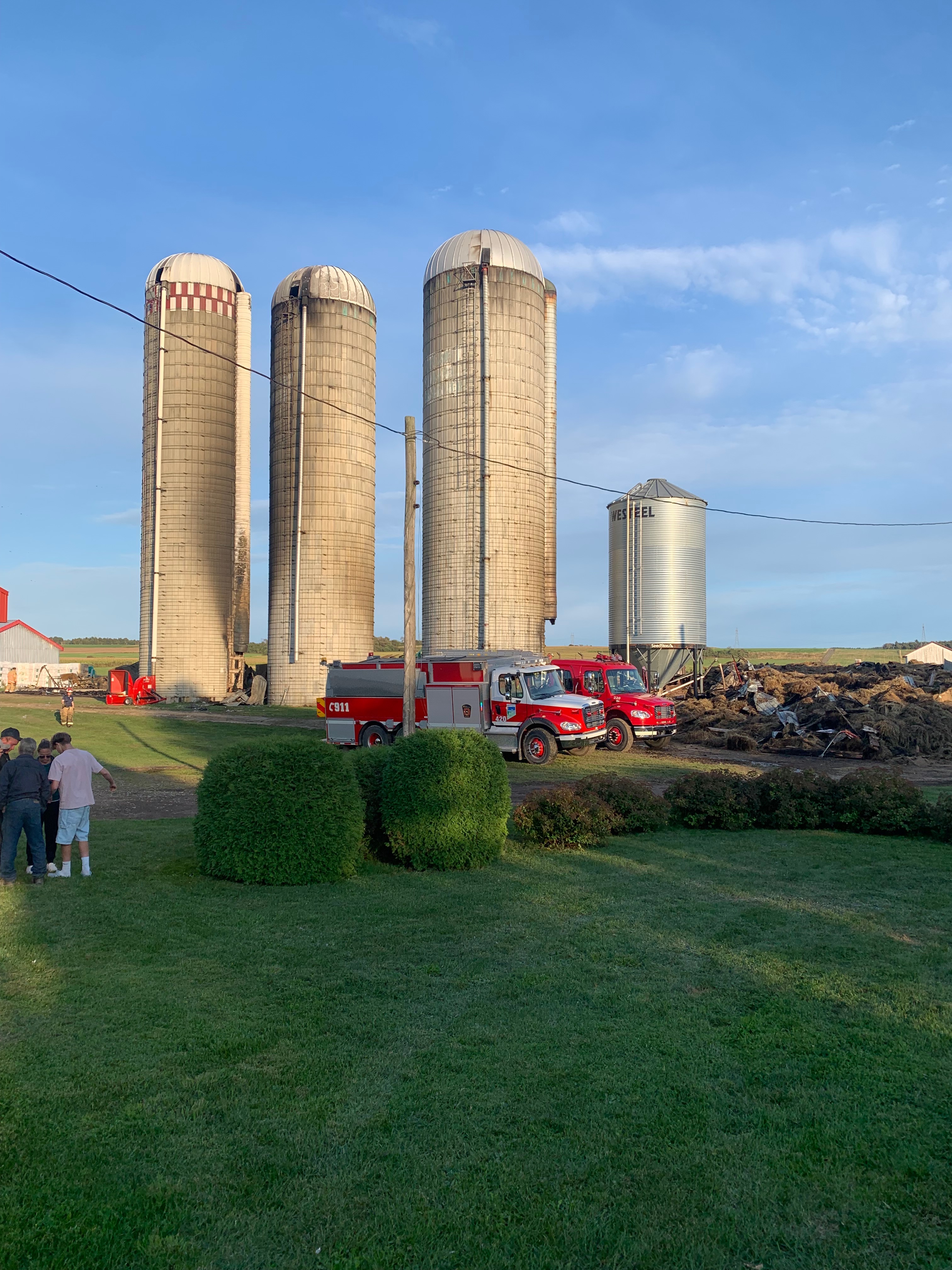 Incendie ferme de Chantilly campaign photo, 5 of 6