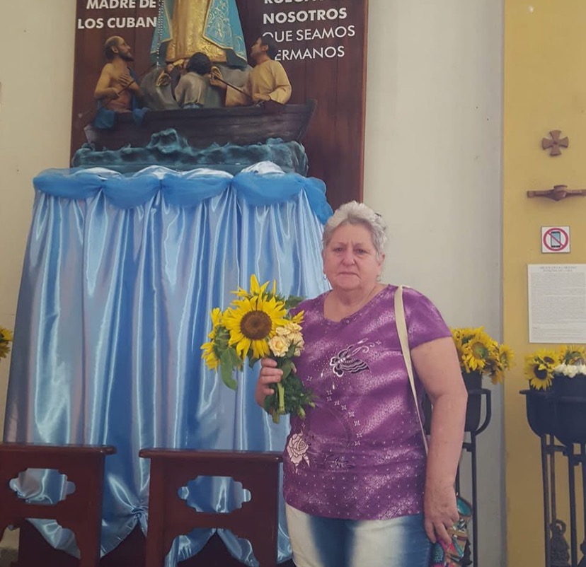Hope for Eneida Pimienta upon breast cancer campaign photo, 2 of 4