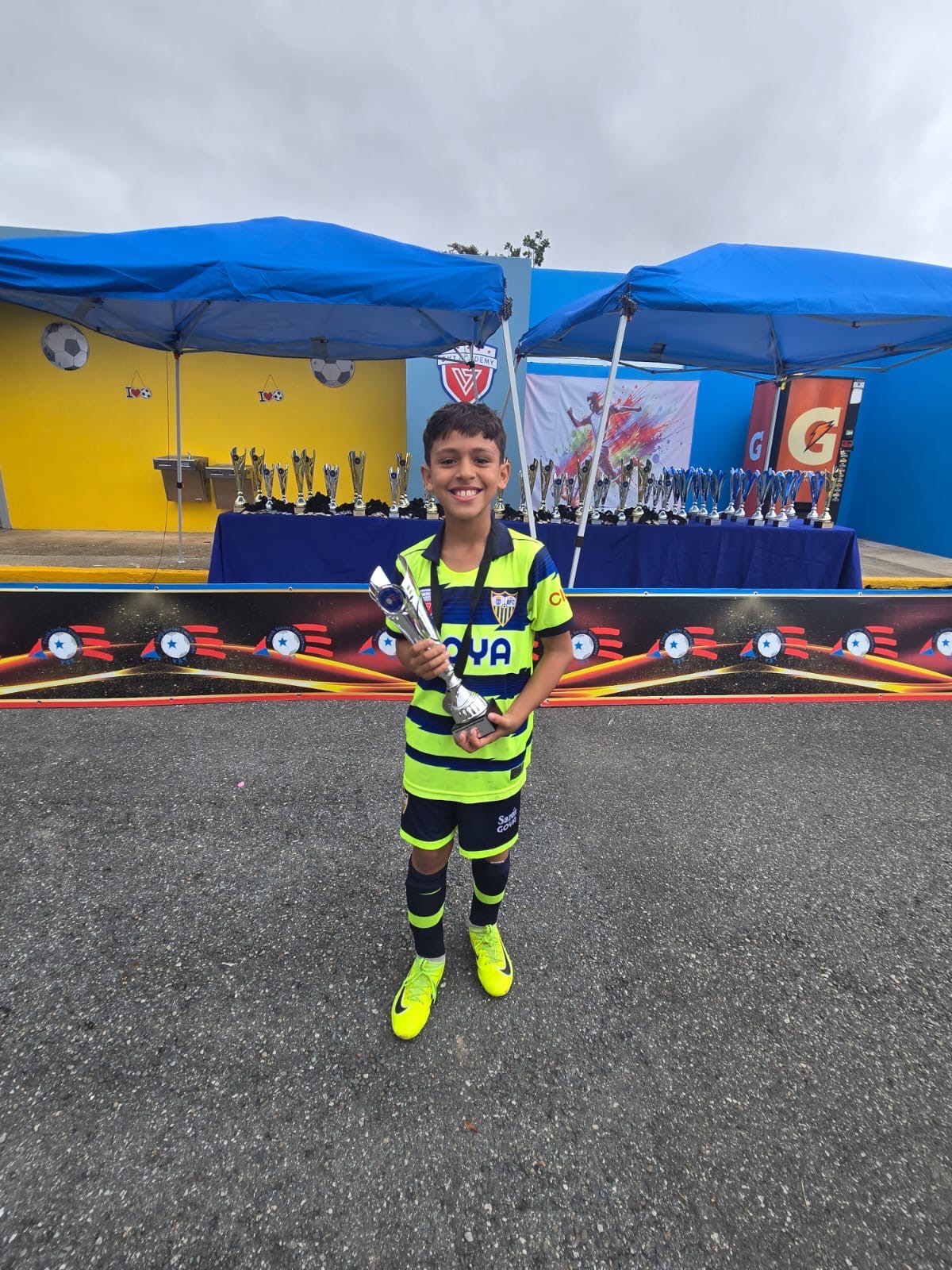 Representar a Puerto Rico en Colombia, jugando football ⚽️ campaign photo, 5 of 8