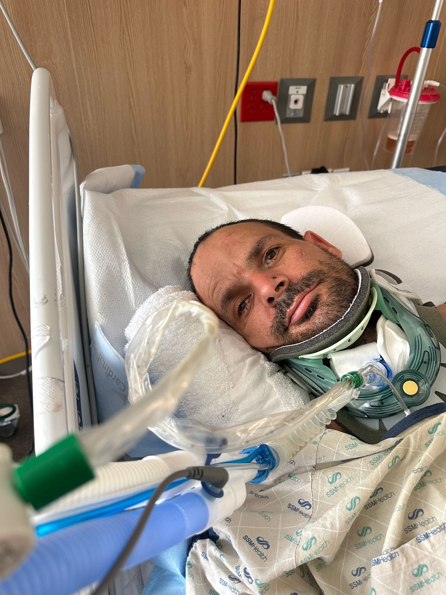 Donate to help bring Leyvis home to Miami campaign photo, 4 of 5