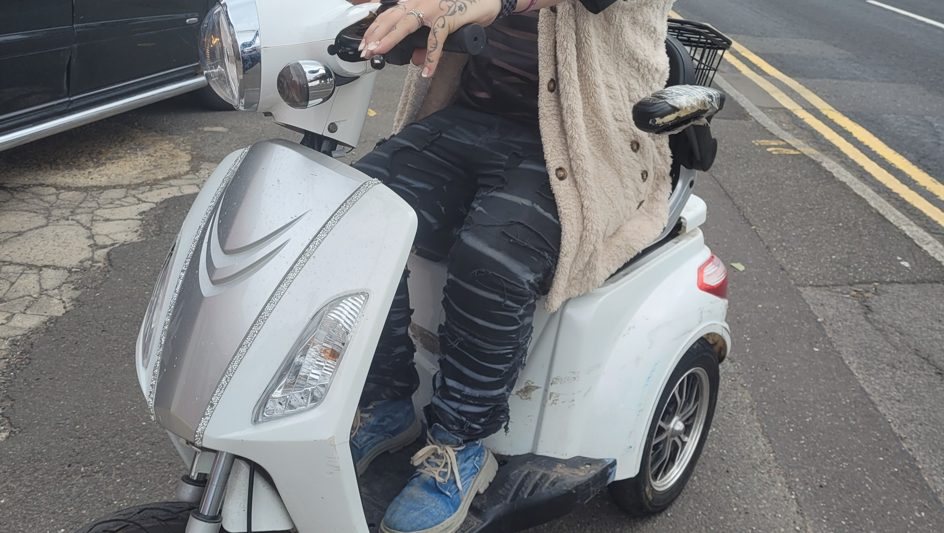 stolen help to get a replacement mobility scooter please ❤️ photo