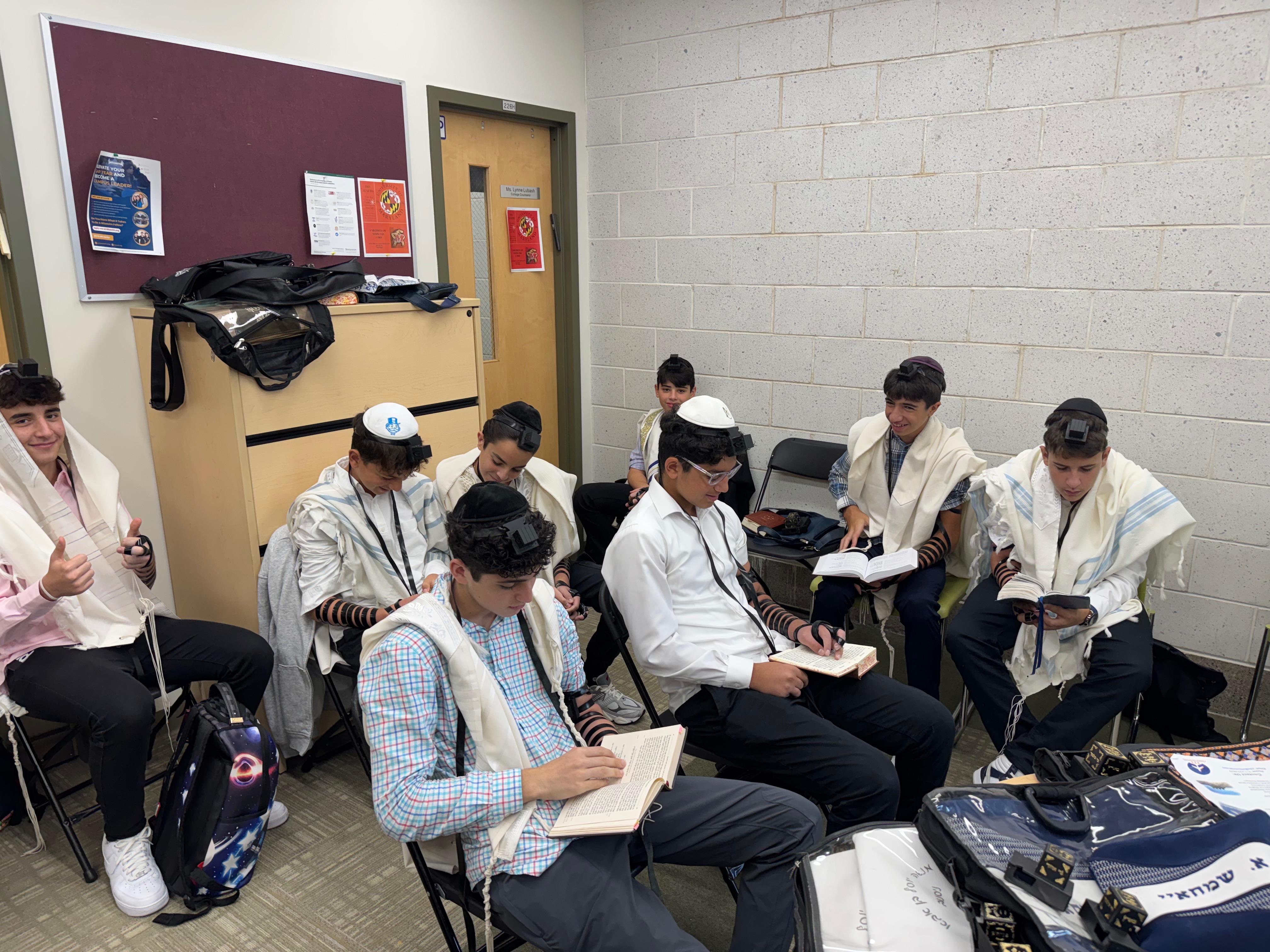 DRS Yeshiva High School Sfardi Minyan 2025 - 2026 campaign photo, 4 of 8