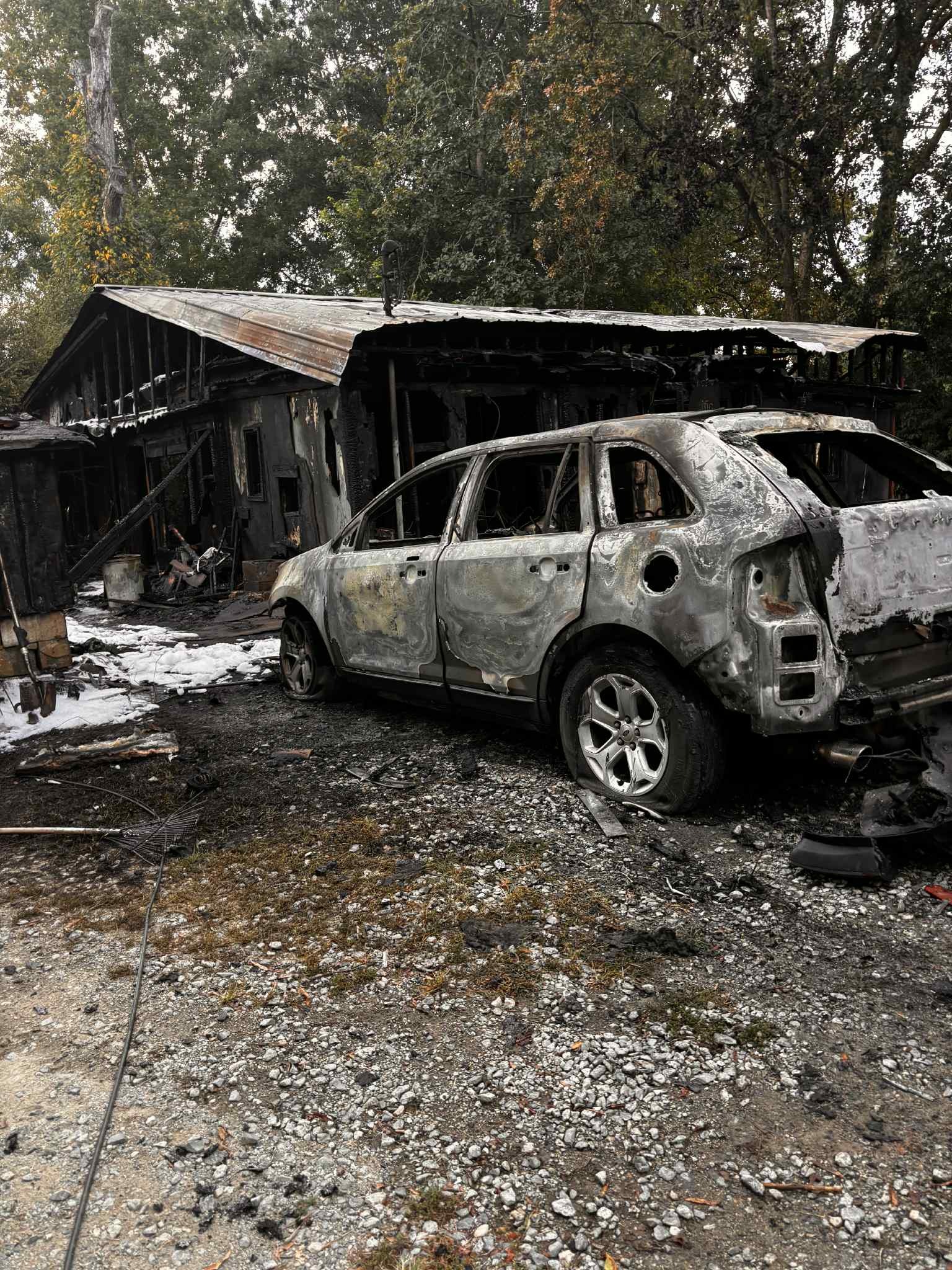 Help Jennifers family after losing everything in house fire campaign photo, 4 of 8