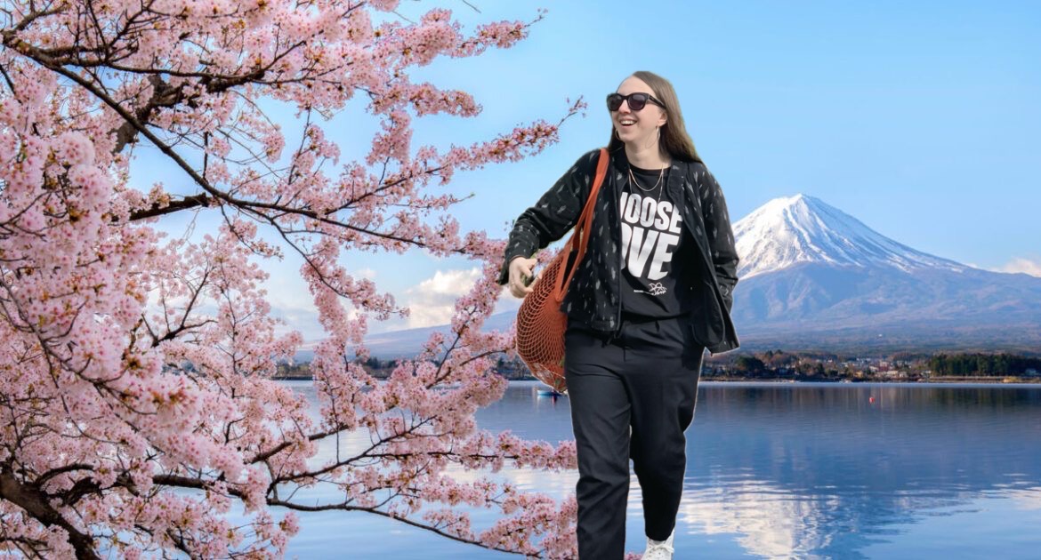 Get Chloe to Japan for her 30th campaign photo, 2 of 6