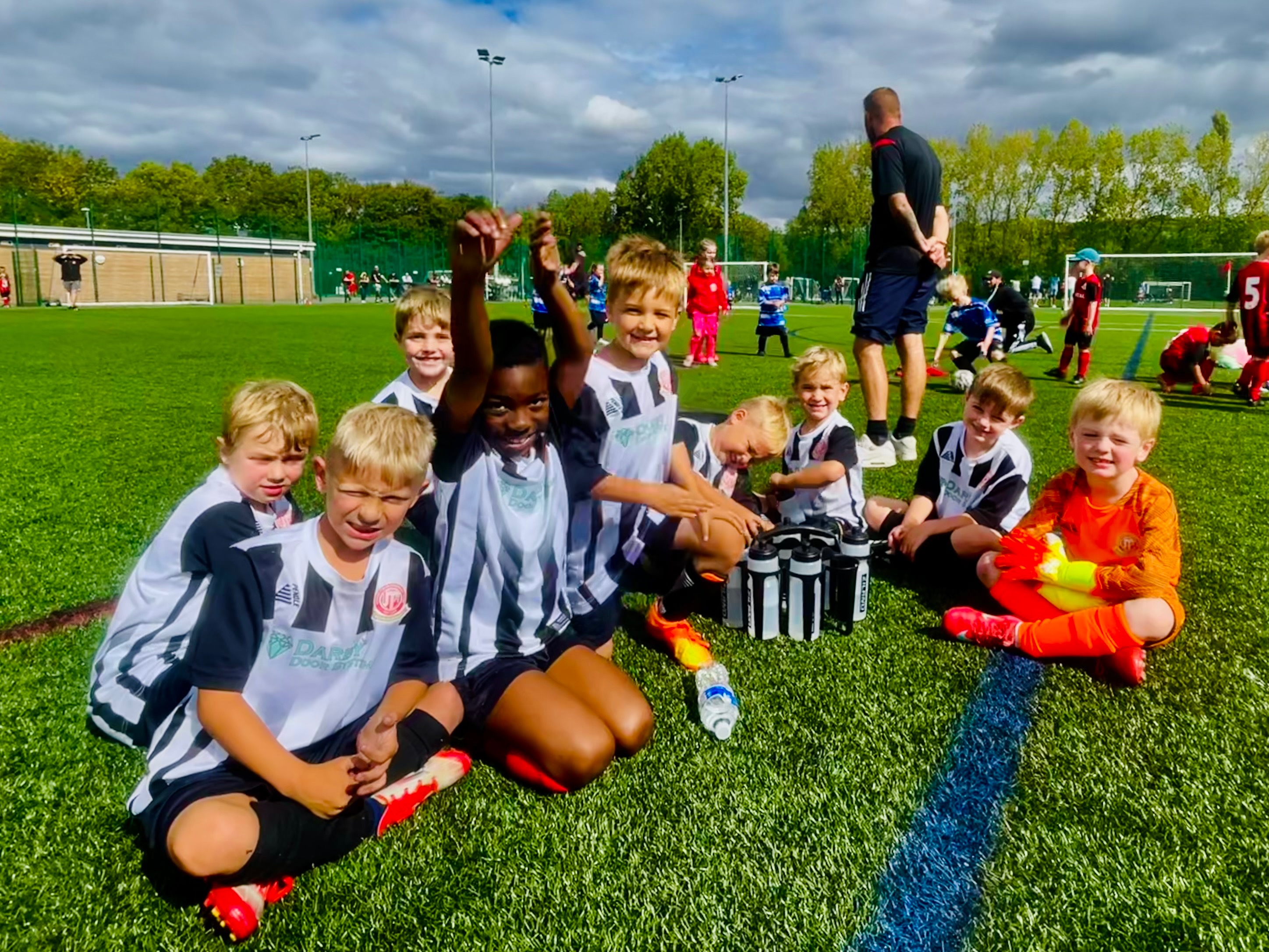 Support Junior Tykes FC White U8s 26-27 ⚽️ campaign photo, 5 of 8