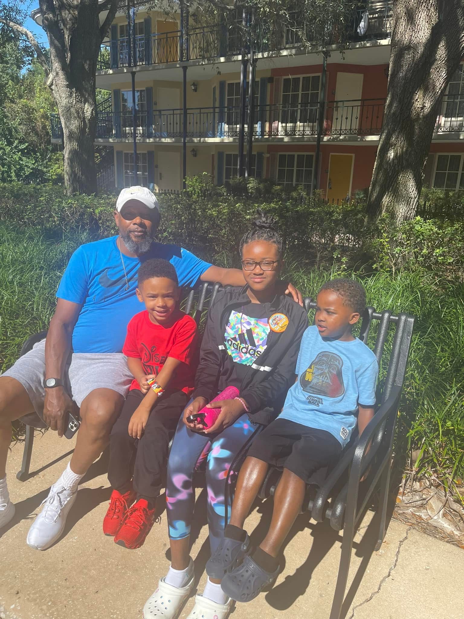 Give Robert Lee the Gift of Life: Kidney Transplant Fund campaign photo, 4 of 8