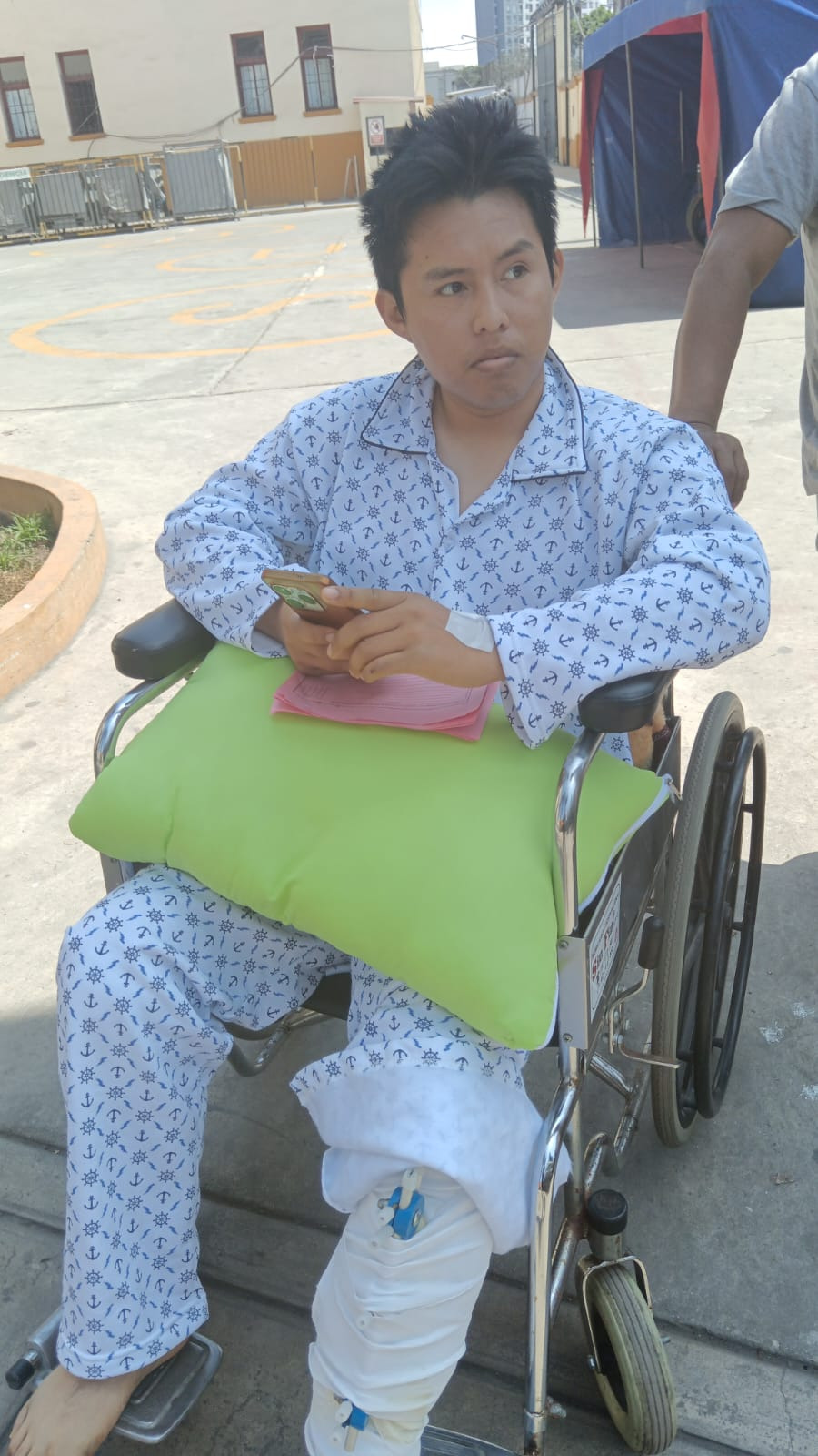 Save Victor's Leg: Urgent Medical Help Needed campaign photo, 7 of 8