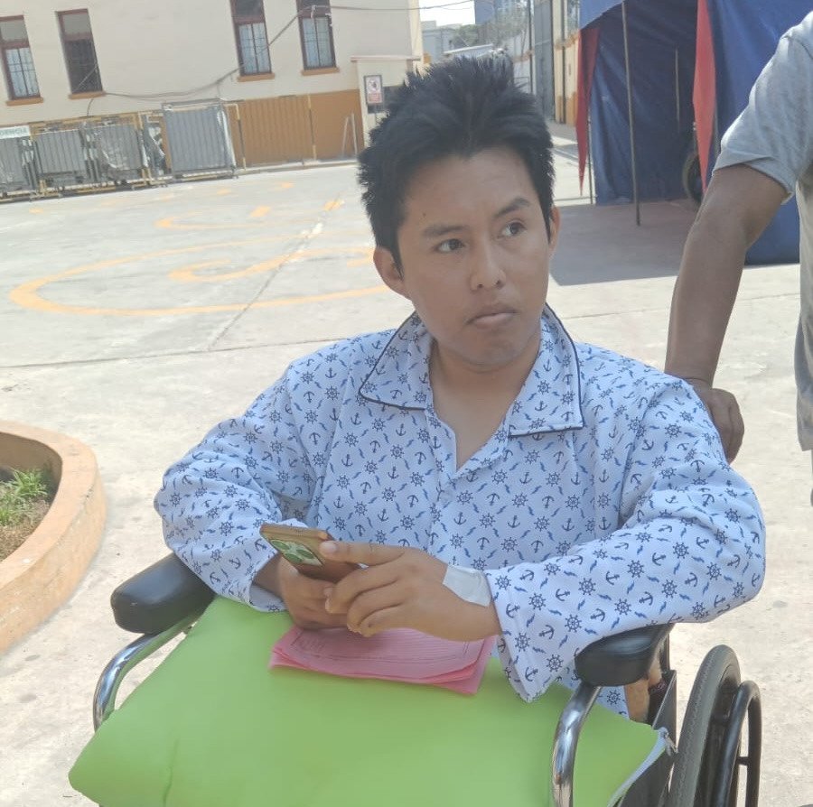 Save Victor's Leg: Urgent Medical Help Needed campaign photo, 2 of 8