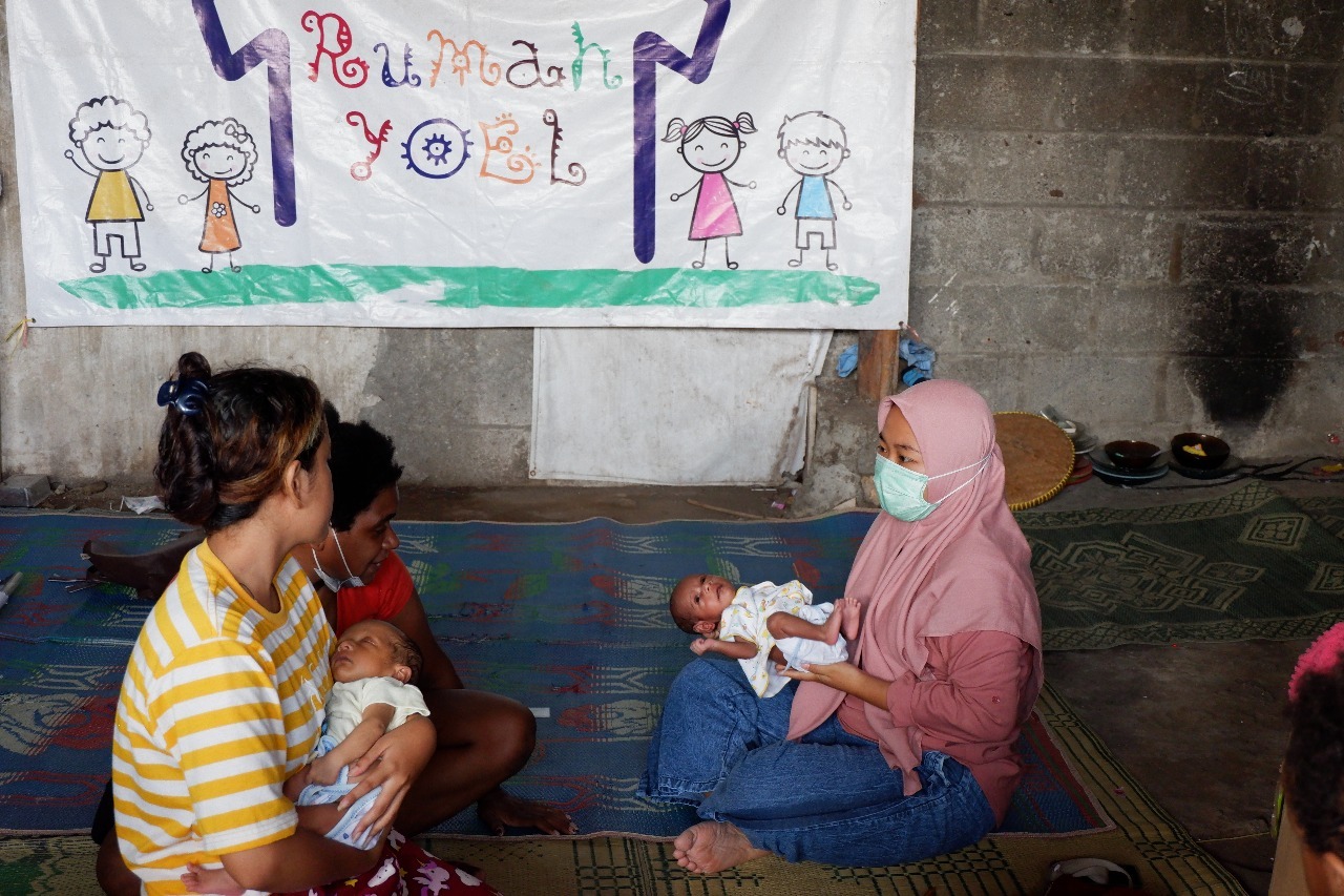 Empowering Indonesian single mothers in street situations campaign photo, 6 of 6
