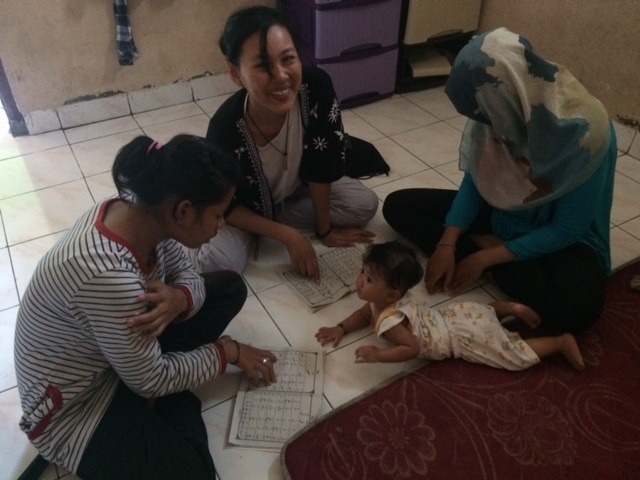 Empowering Indonesian single mothers in street situations campaign photo, 2 of 6