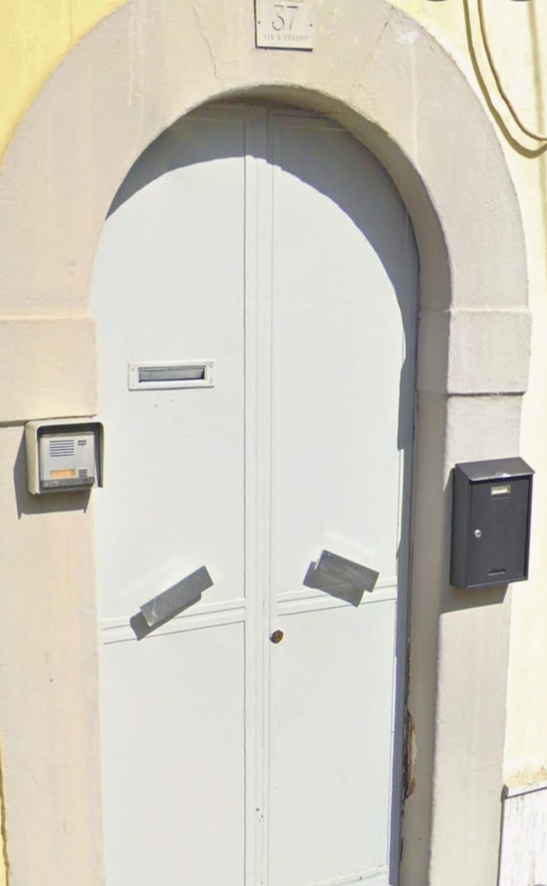 portone di casa campaign photo, 2 of 8