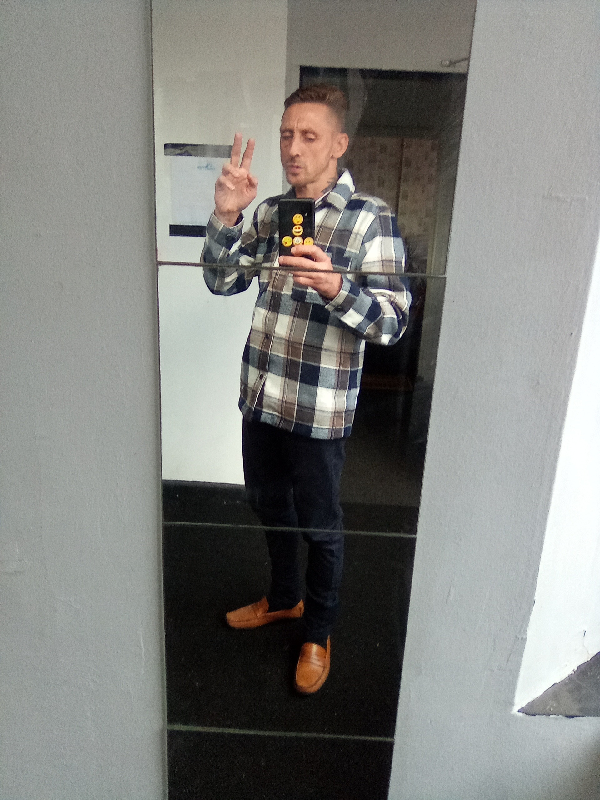 I need help for rent and deposit and furniture for a flat I campaign photo, 2 of 8