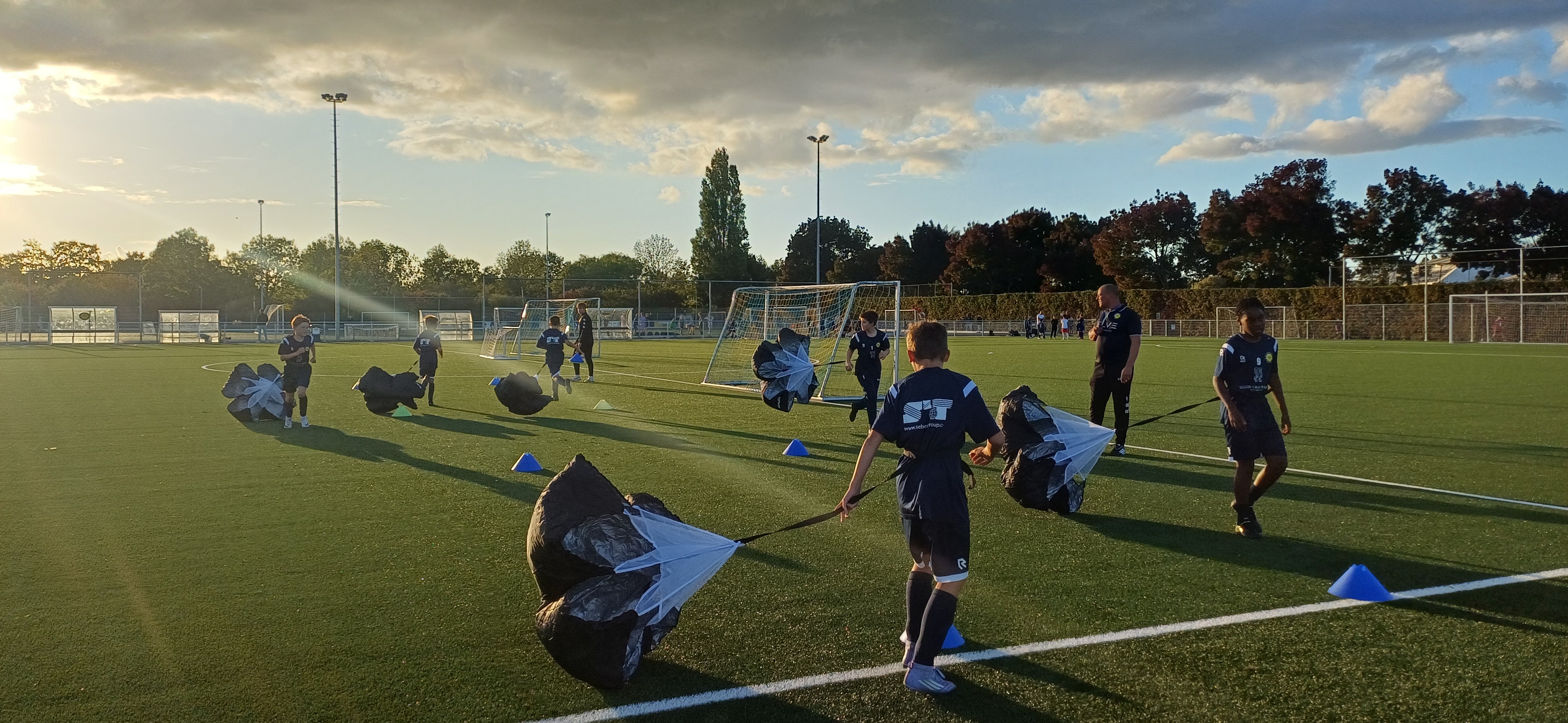 Help Ons Team Naar Het Internationale Voetbaltoernooi campaign photo, 2 of 6