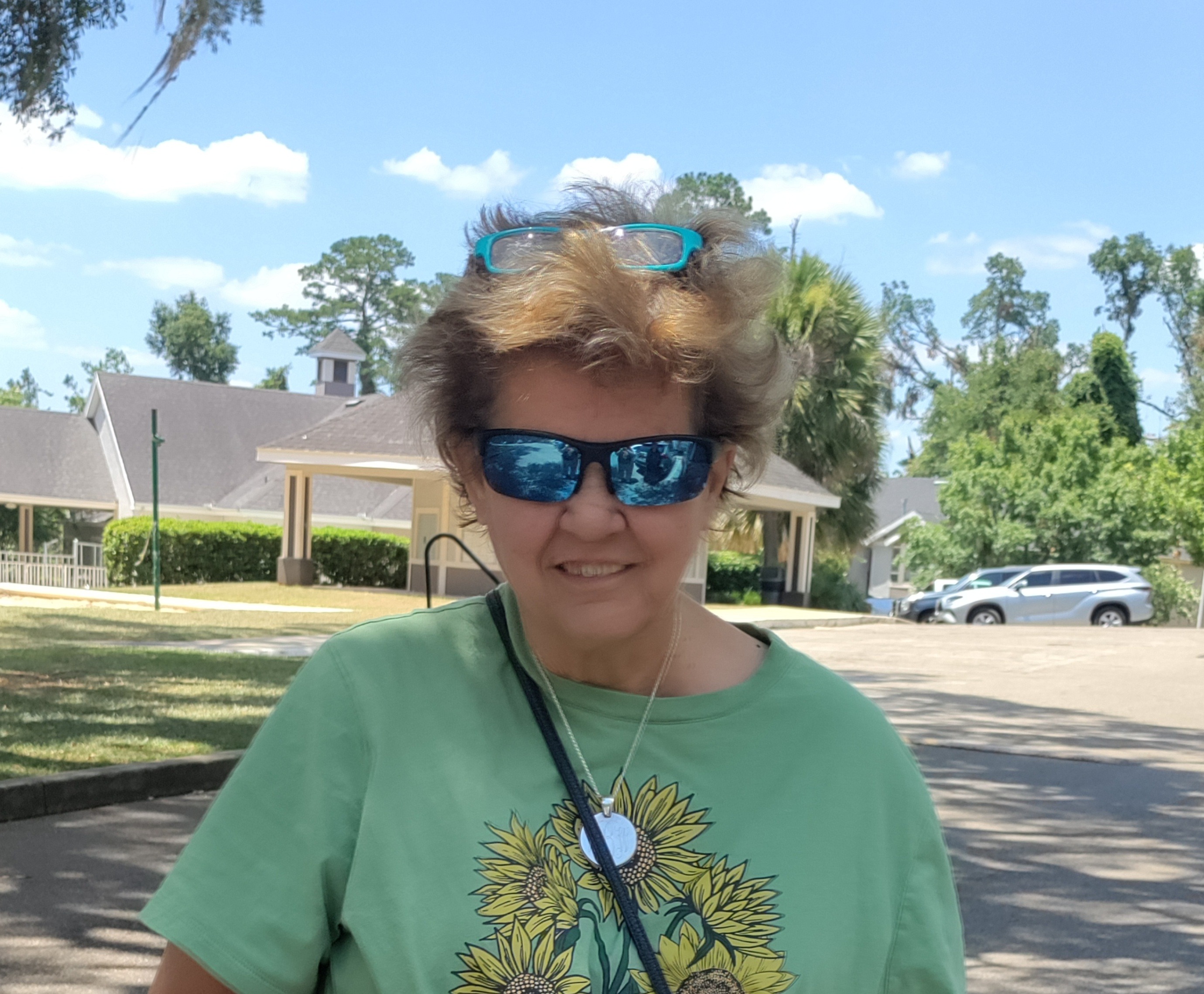 Help my Aunt Linda Pay Rent campaign photo, 2 of 3