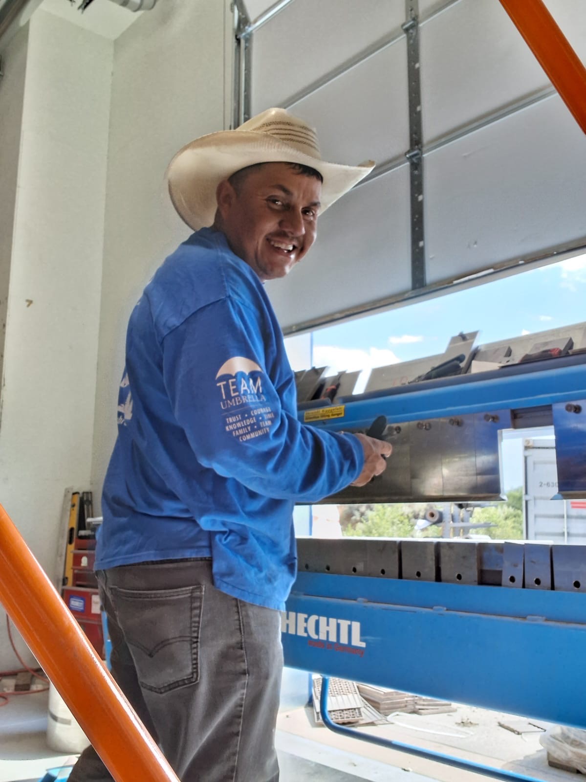 Help Bring Ubaldo Home to Aguamilpa campaign photo, 2 of 5