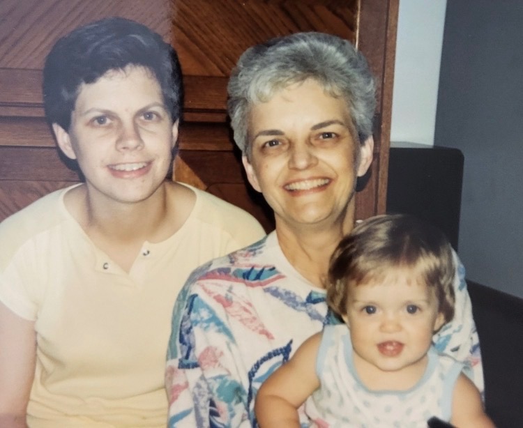 Support Cheryl , lay Her Mother to rest campaign photo, 2 of 4