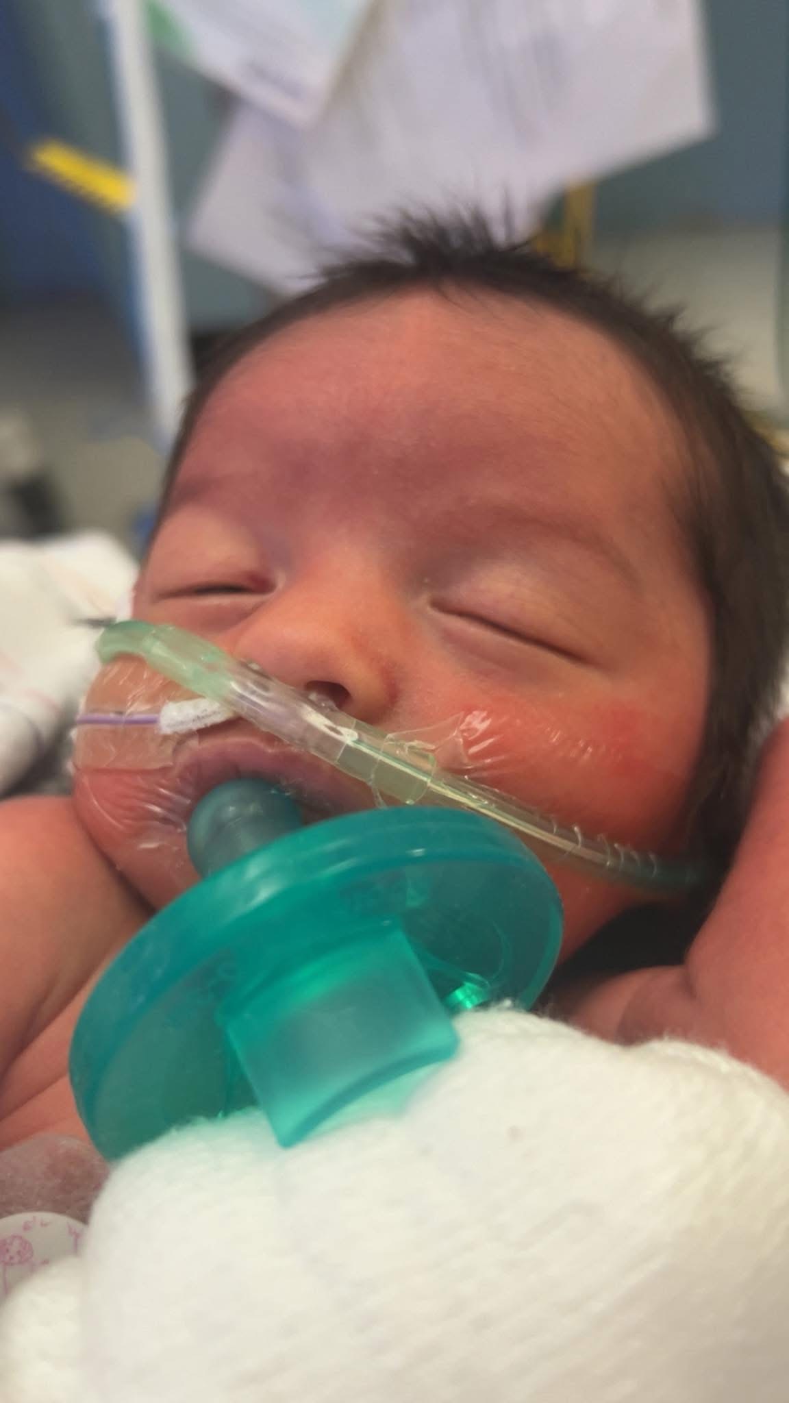 Support Emmilee and Her Premature Twins Harper and Hazel campaign photo, 2 of 8