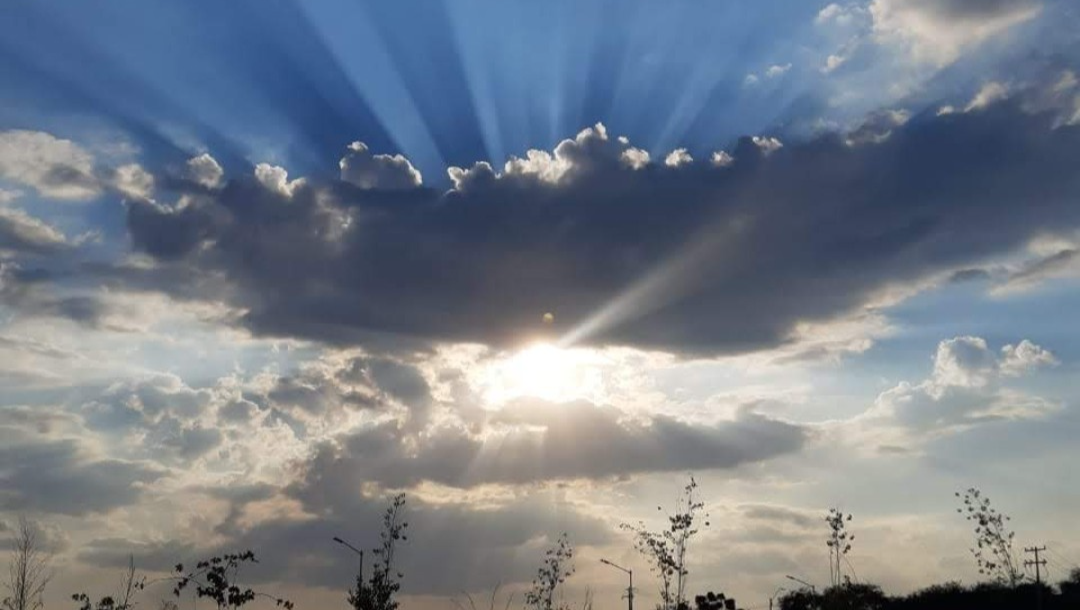 PARA TERMINAR MIS ESTUDIOS :( photo