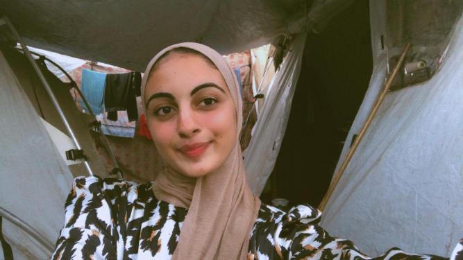 Help Zena and her family to prepare for winter in Gaza campaign photo, 4 of 5