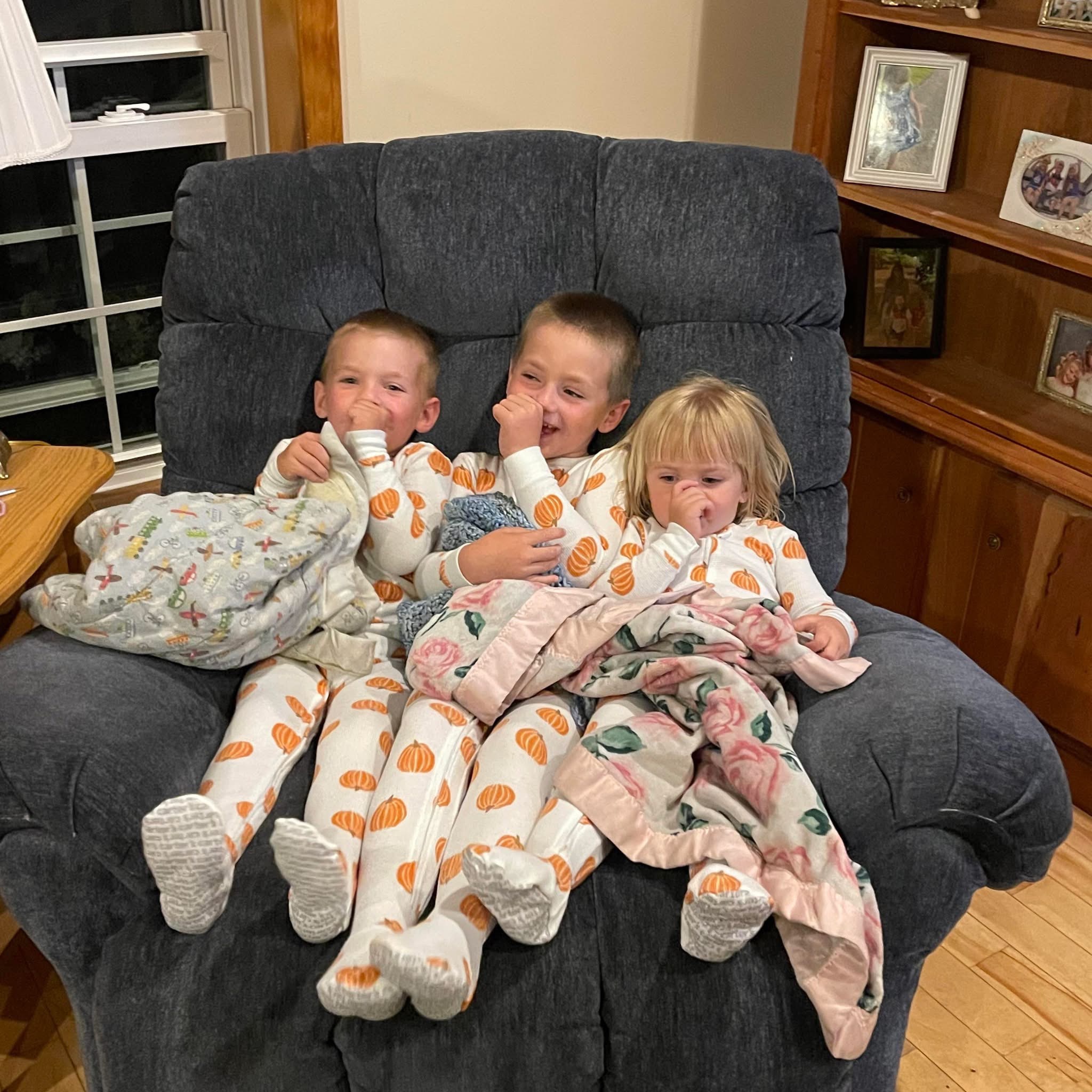 Support Julie and Kids After House Fire campaign photo, 5 of 6