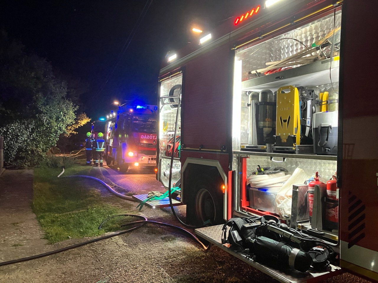 Ungarn - Hausbrand bei Nachbarn - House fire at neighbours campaign photo, 2 of 5
