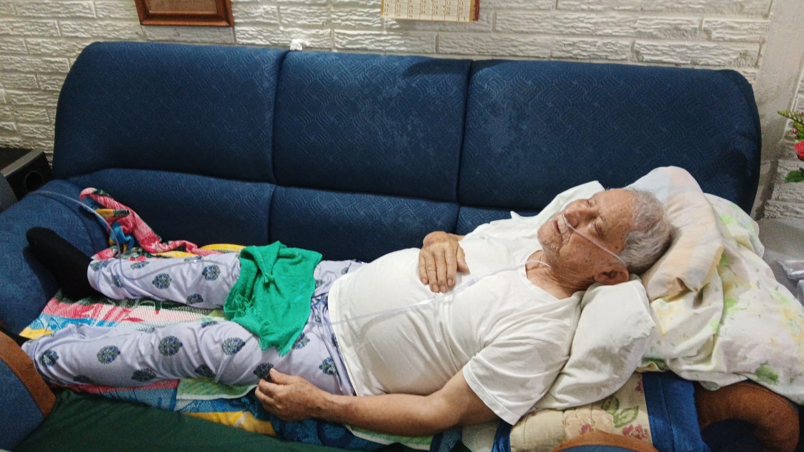 Ayudando a mi Papi con Neumonia Basal Izquierda campaign photo, 5 of 6