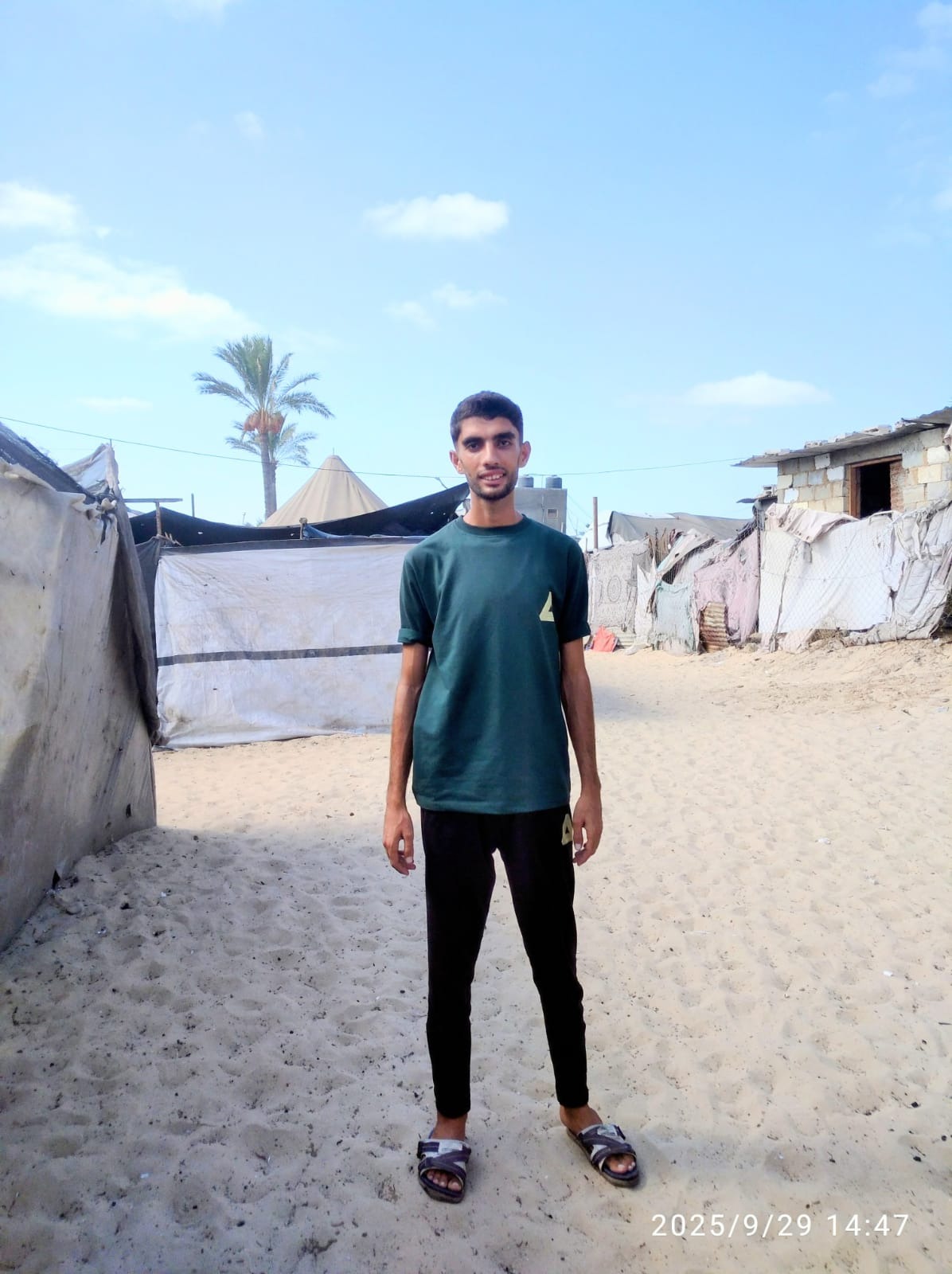 I am Salem from Gaza. I need your help to buy what I need. campaign photo, 4 of 7