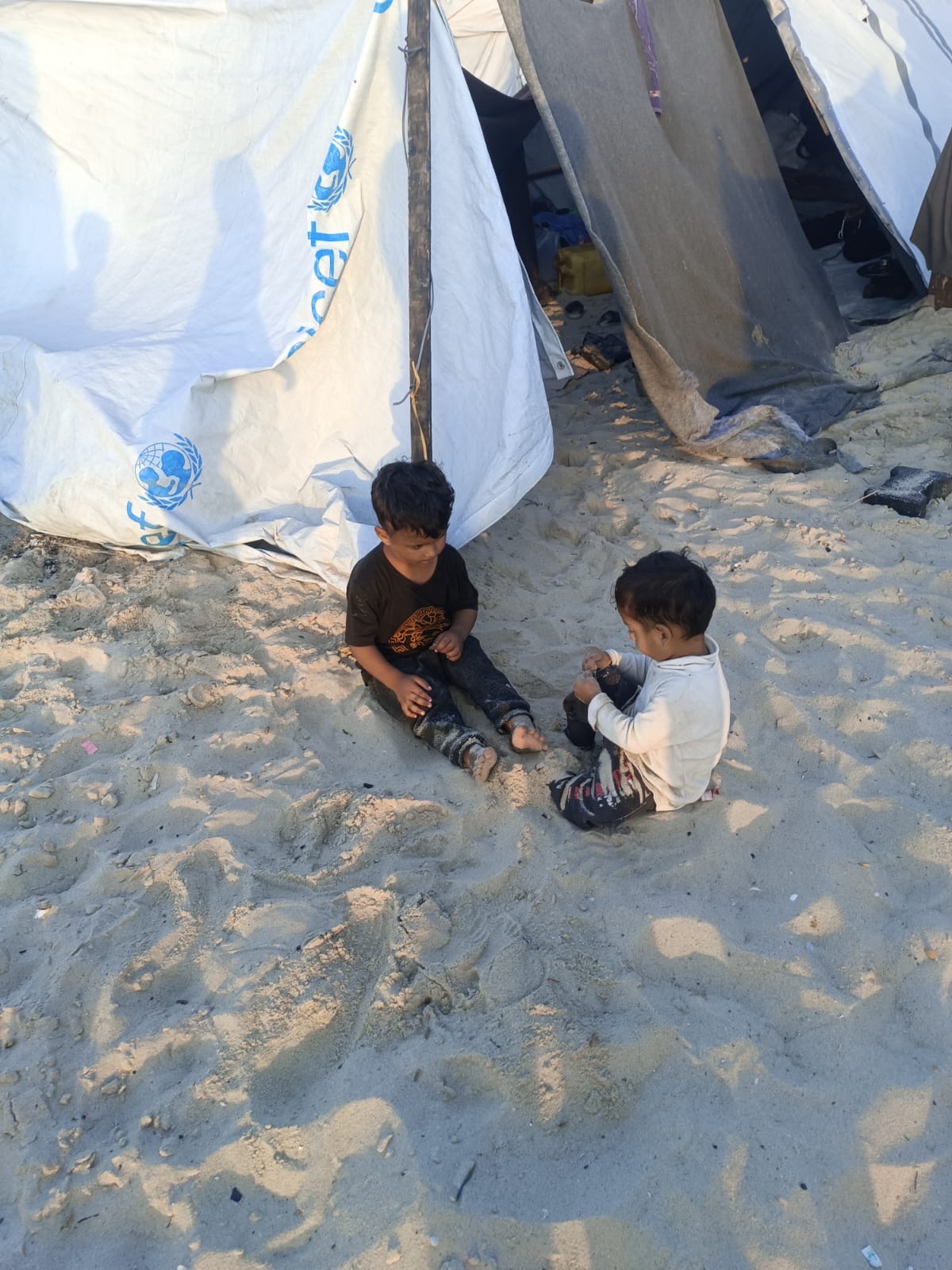 Helping a friend's family in a difficult situation campaign photo, 2 of 7