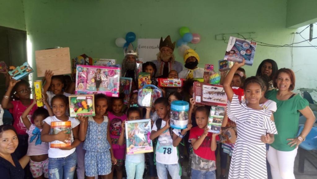 Fenix Aurora Los Reyes Toy Drive campaign photo, 5 of 8