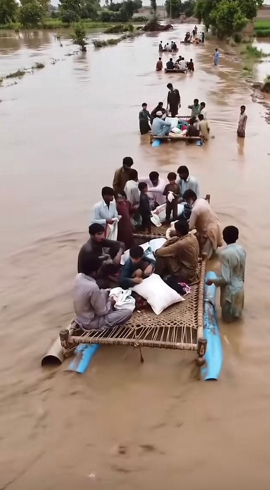 Pakistan Flood Relief ,Homes Destroyed, Help Them campaign photo, 2 of 8