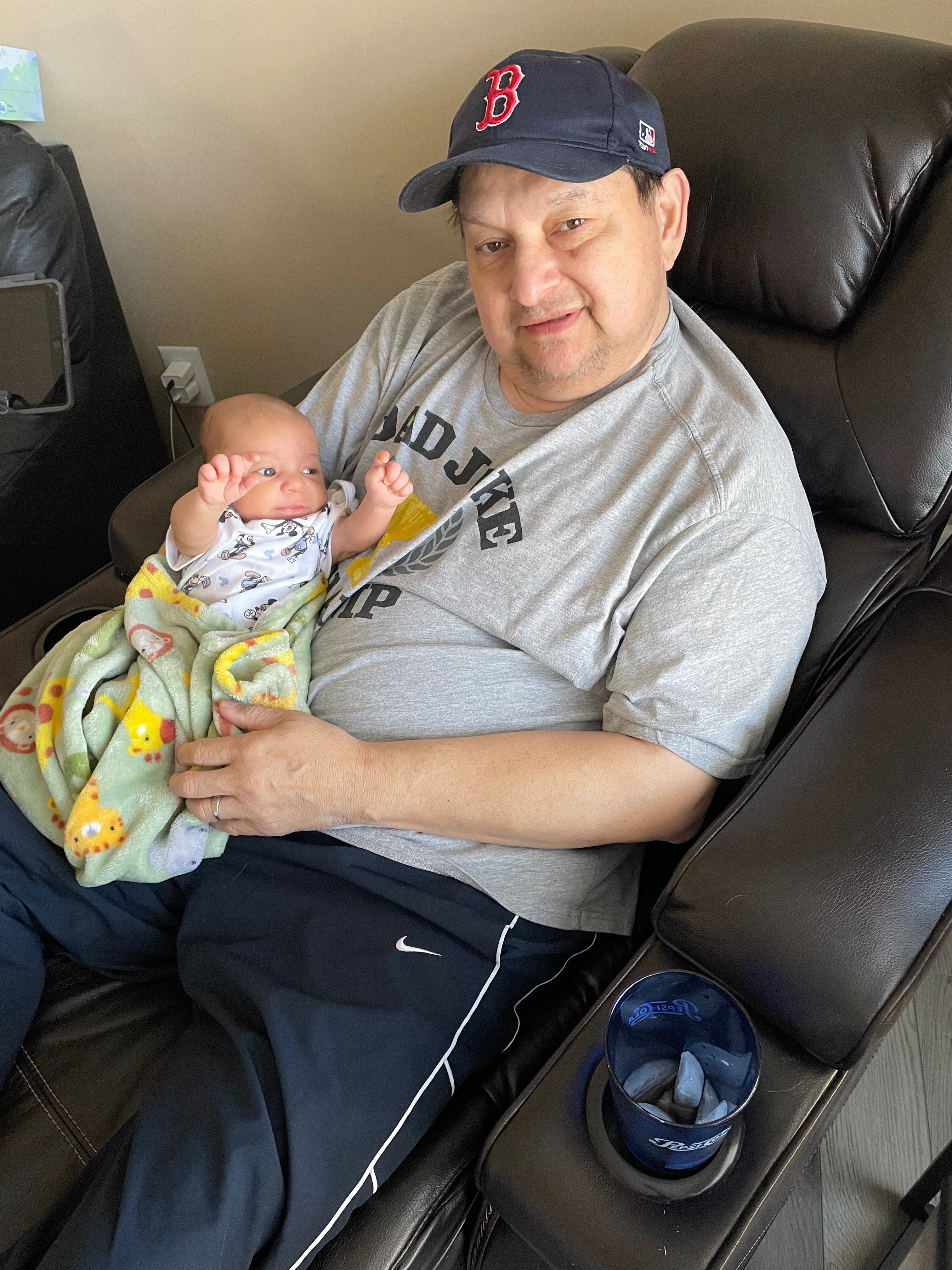 Help Mariah Take Time to Grieve Her Father campaign photo, 6 of 8