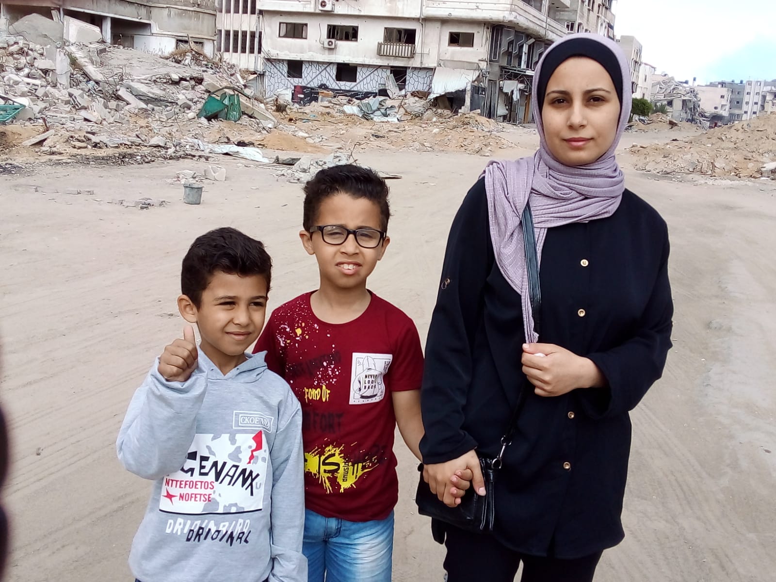 Help Niveen and her family survive campaign photo, 5 of 6