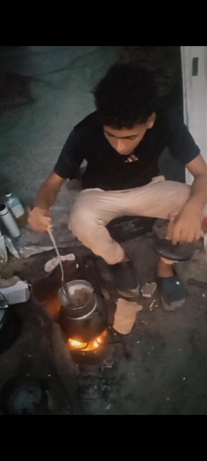 Ahmed 18 years old from Gaza lost his father and need HELP! campaign photo, 7 of 8
