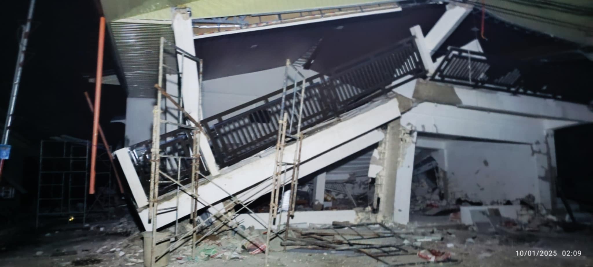URGENT: Earthquake Relief for Barangay Tacup, Cebu campaign photo, 4 of 6