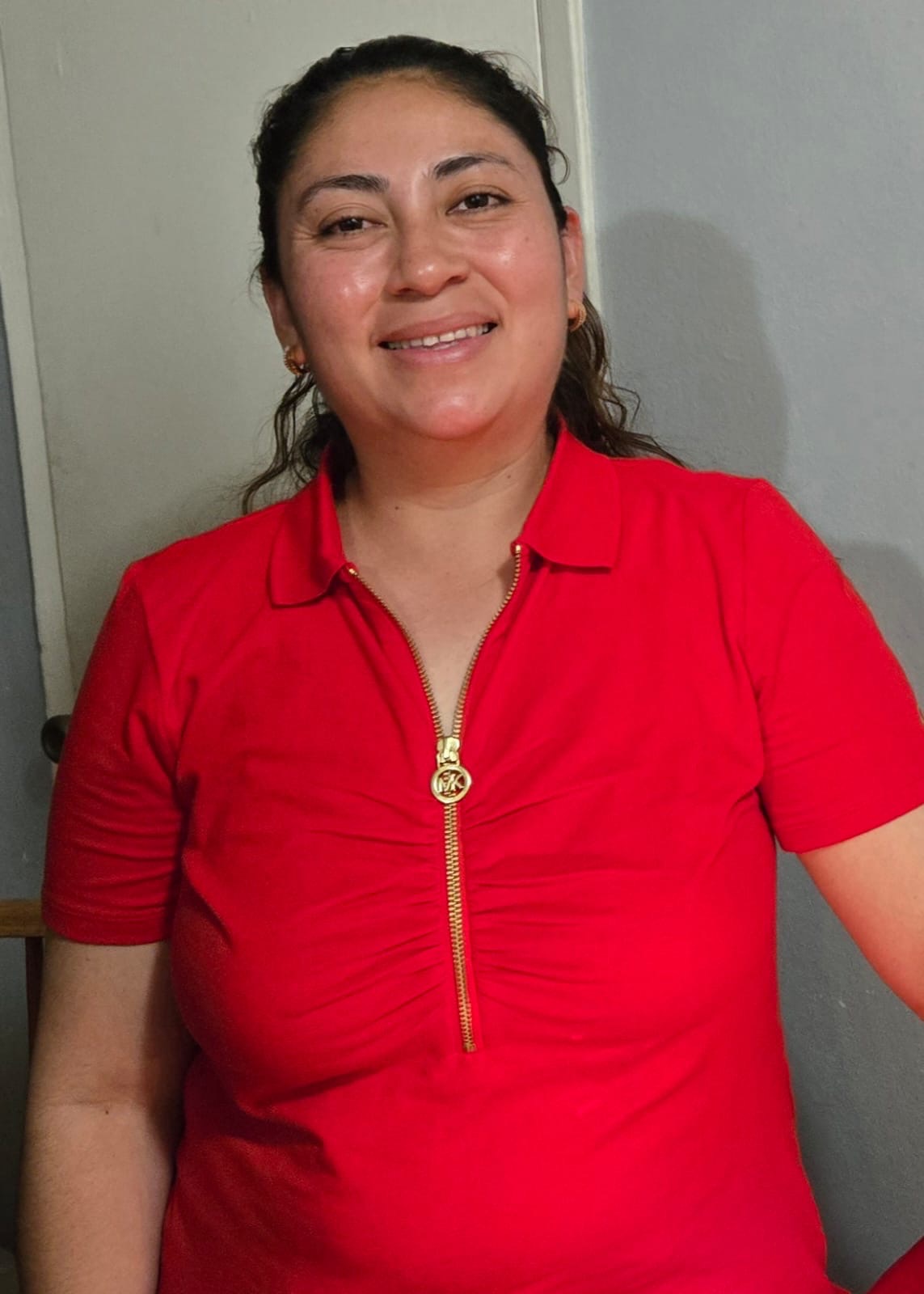 Ayuda familiar campaign photo, 2 of 4